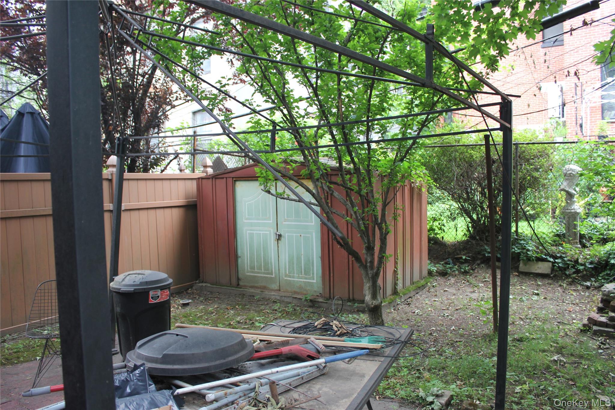 341 Gates Avenue Property Photo 13