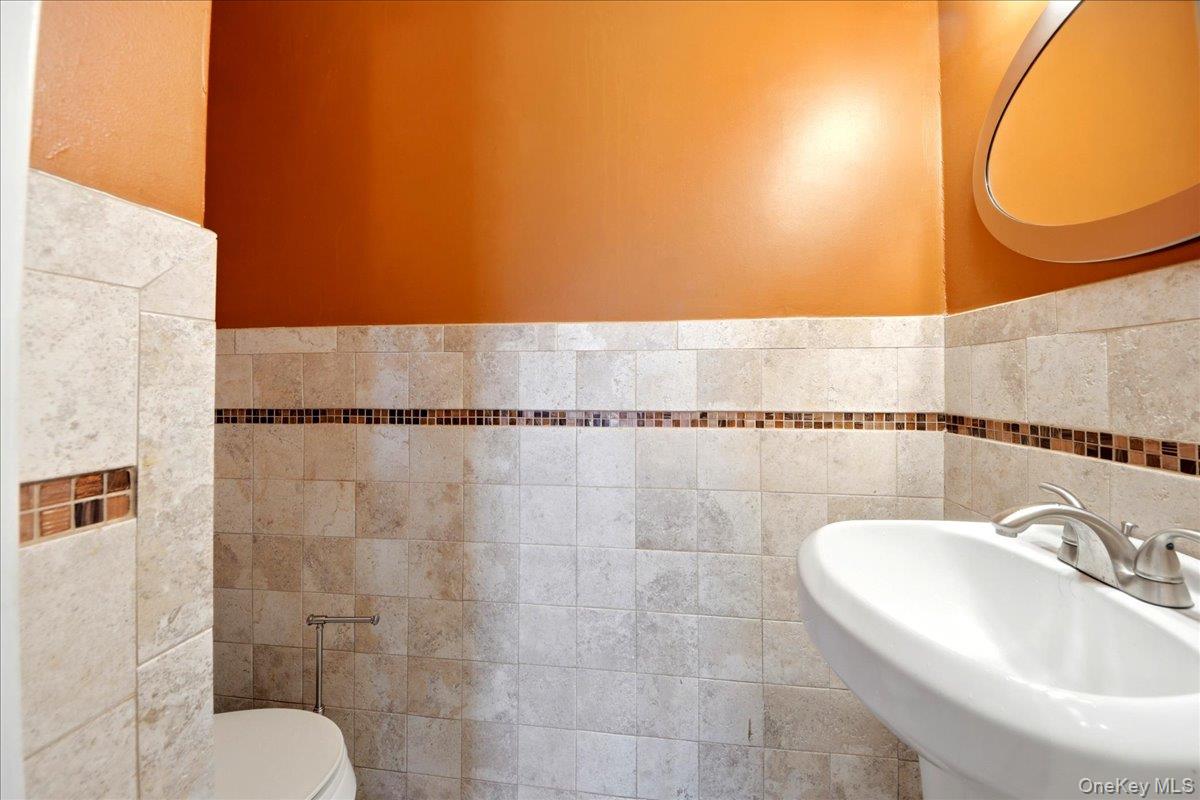 916 Union Avenue B Property Photo 4