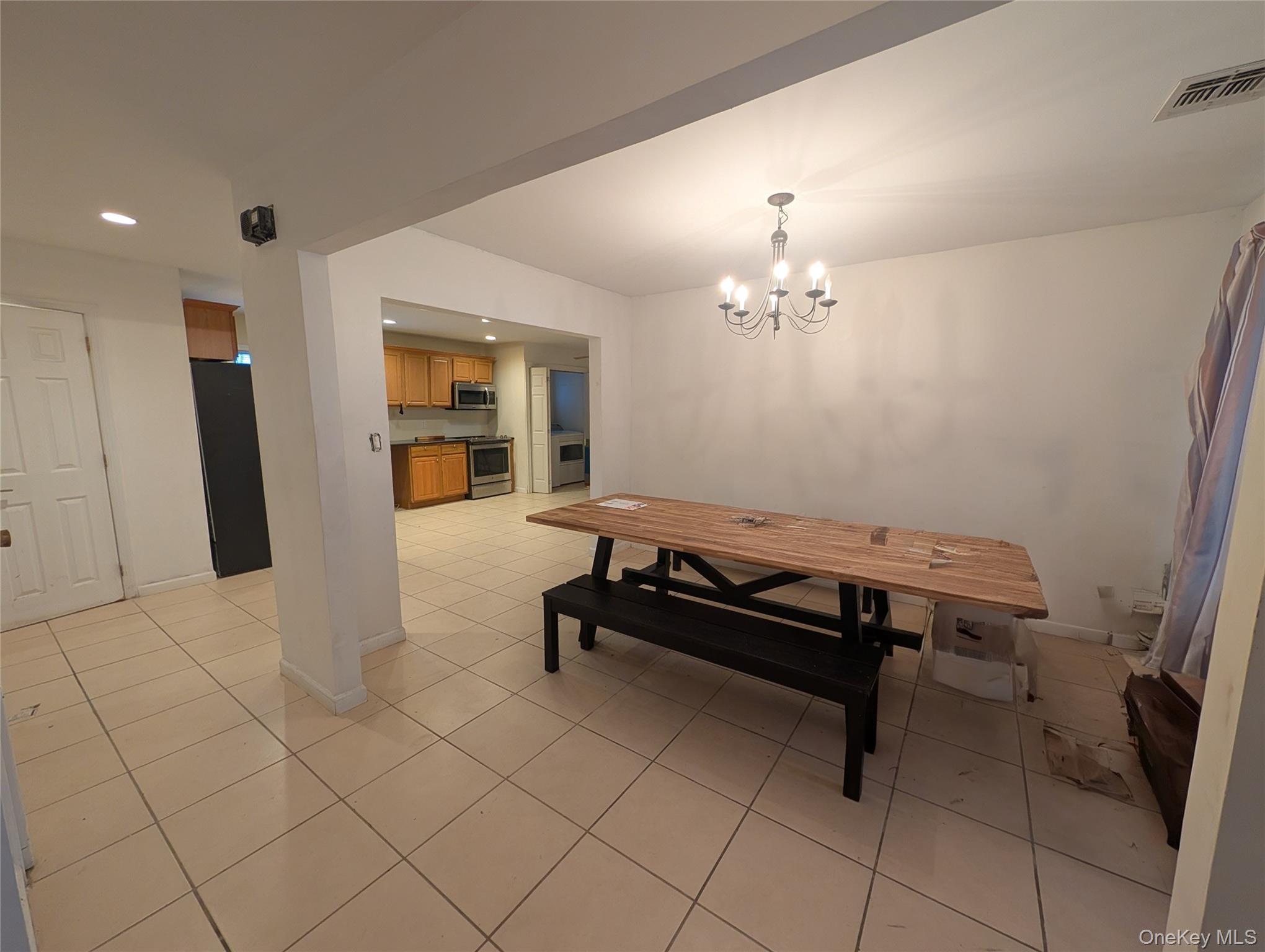 2683 S Saint Marks Avenue Property Photo 4