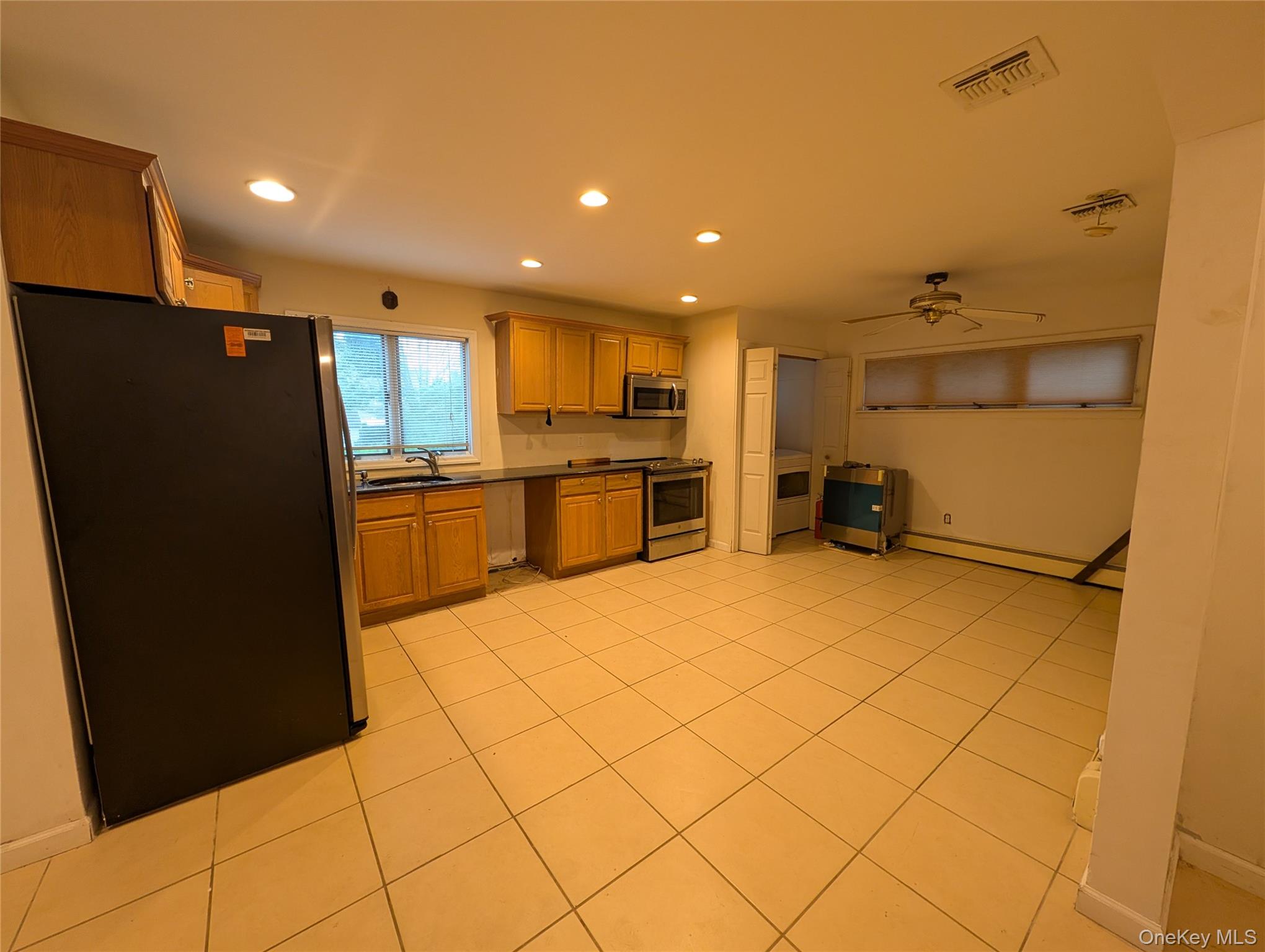 2683 S Saint Marks Avenue Property Photo 6