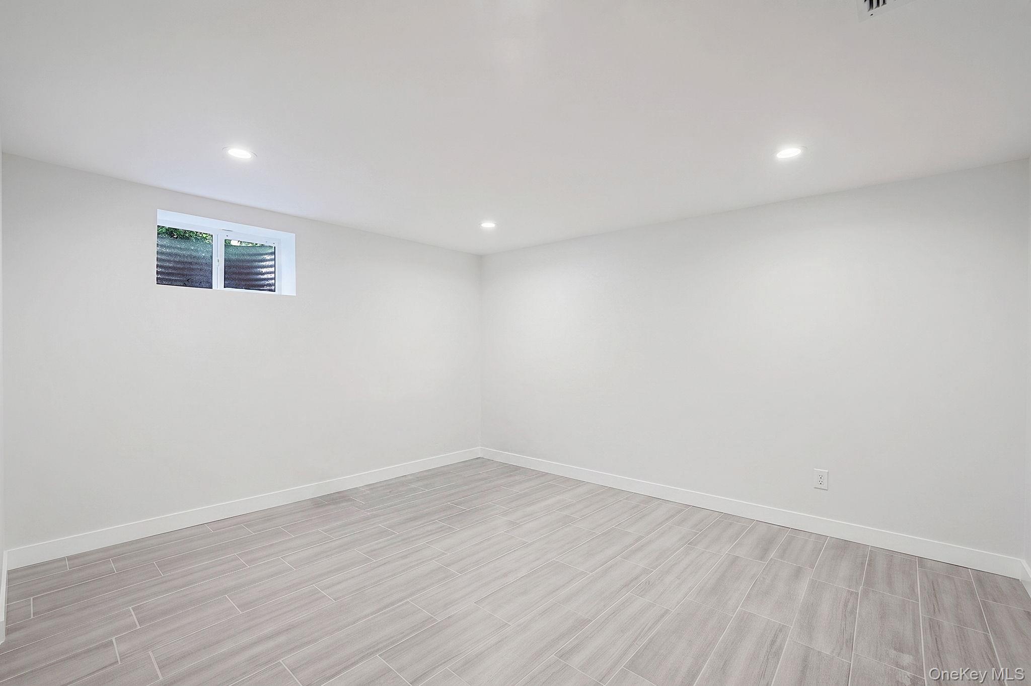 61 Lauren Avenue Property Photo 35