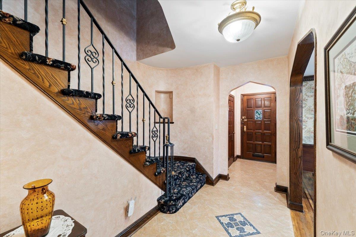 8507 Avon Street Property Photo 4