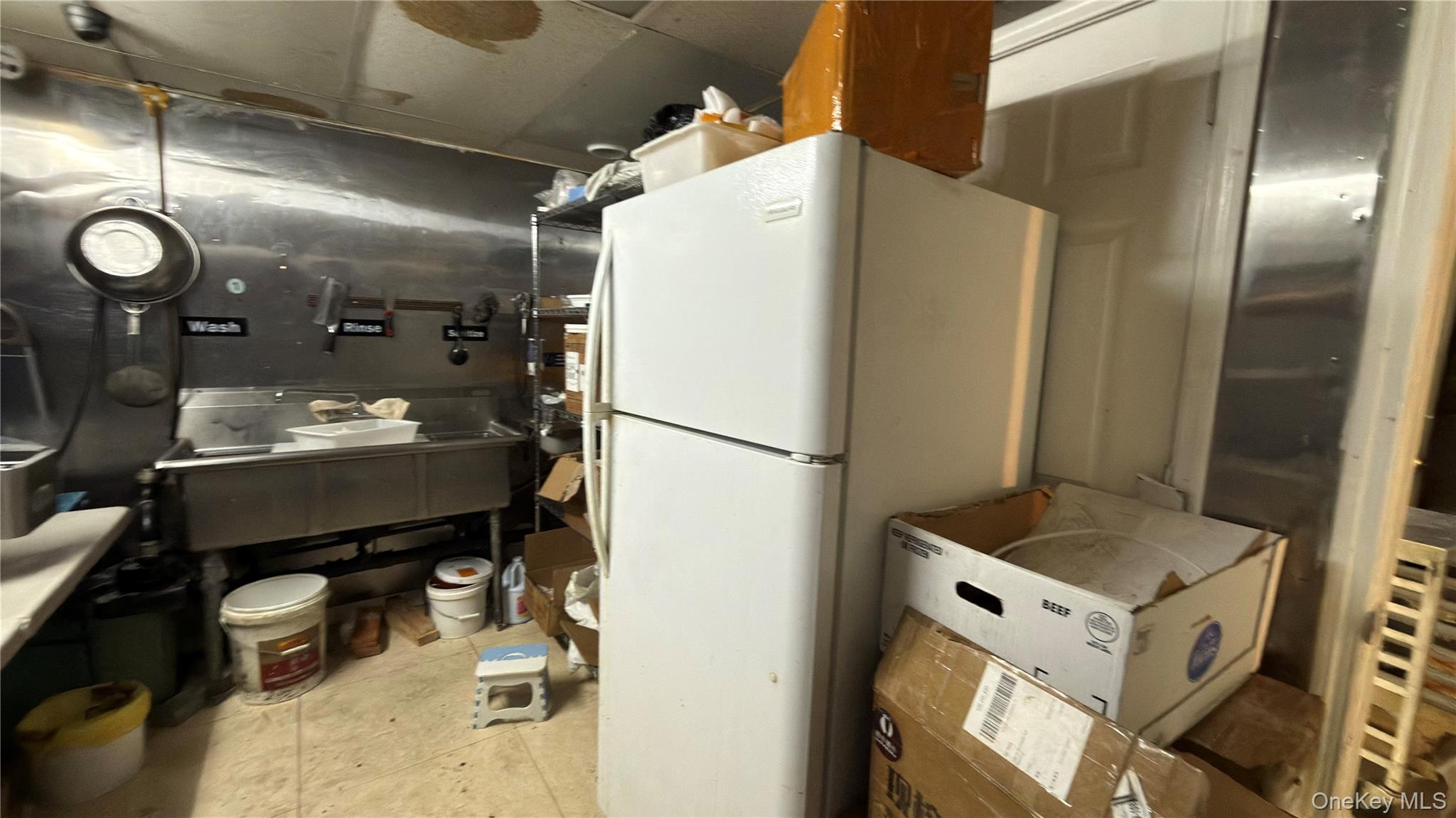 13655 Roosevelt Avenue Booth B1 Property Photo 4
