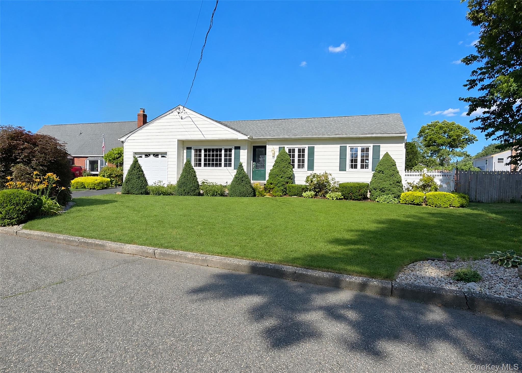 35 Avenue D Property Photo 1