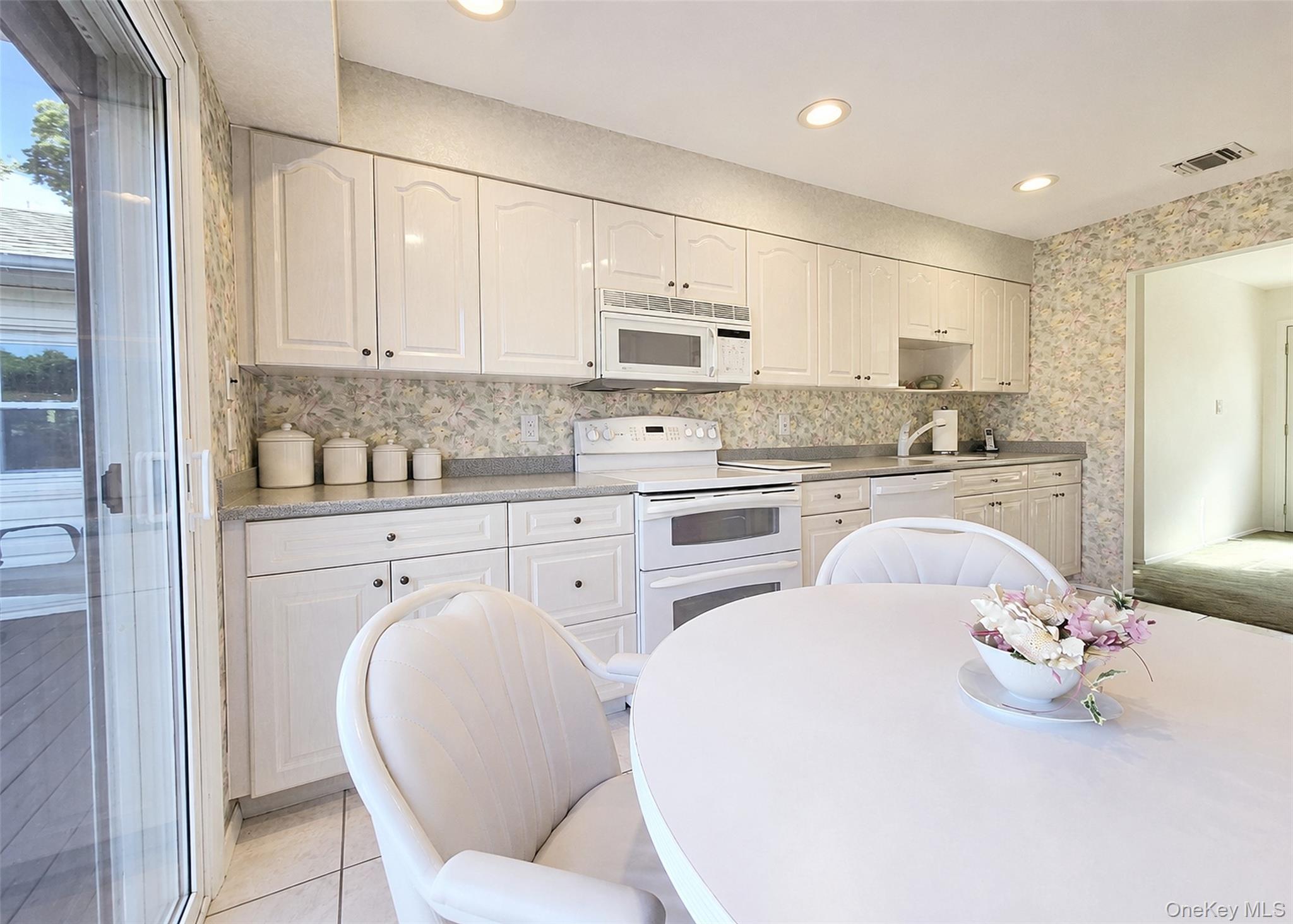 35 Avenue D Property Photo 4