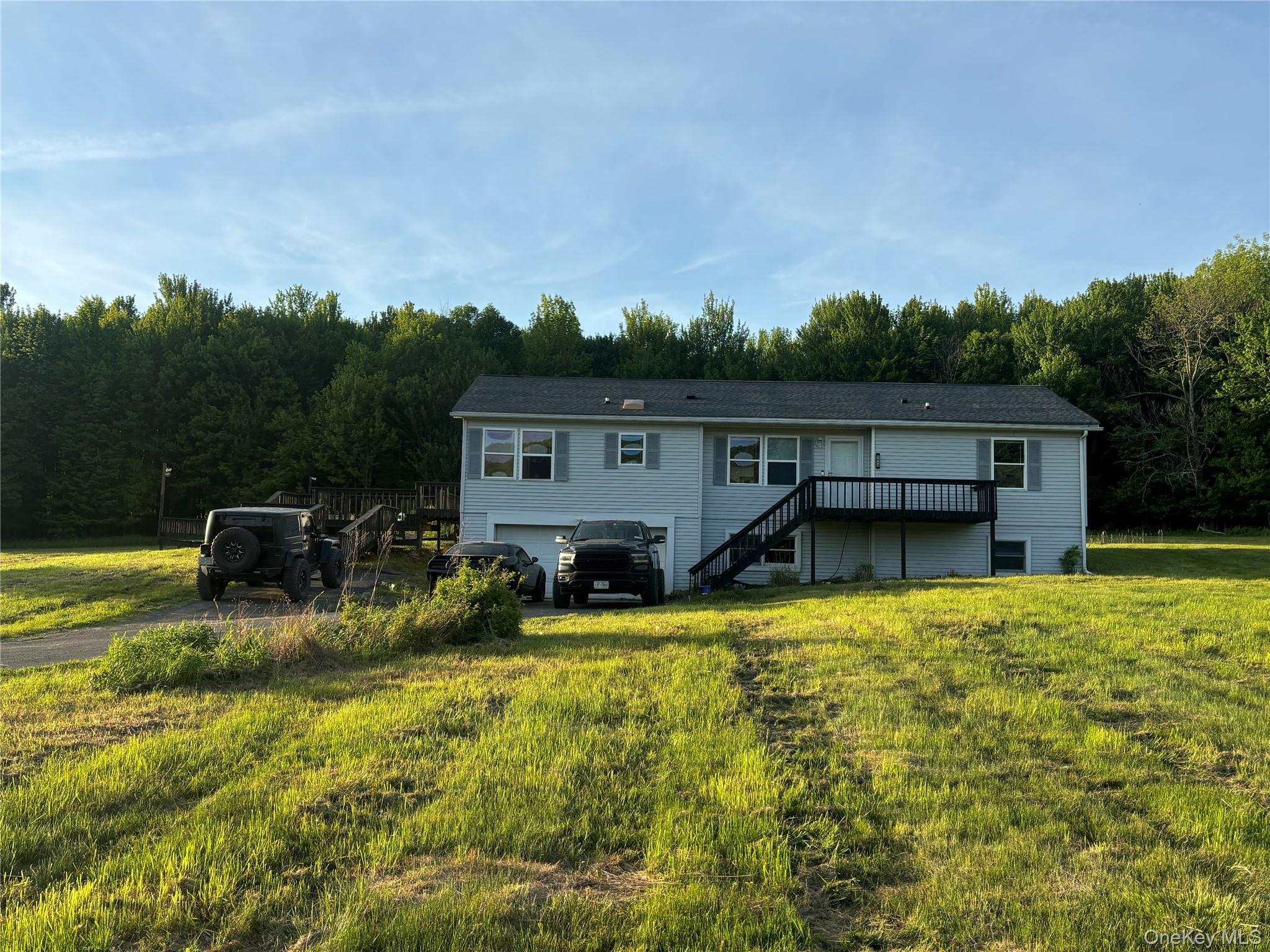 1013 Campbell Road Property Photo 1