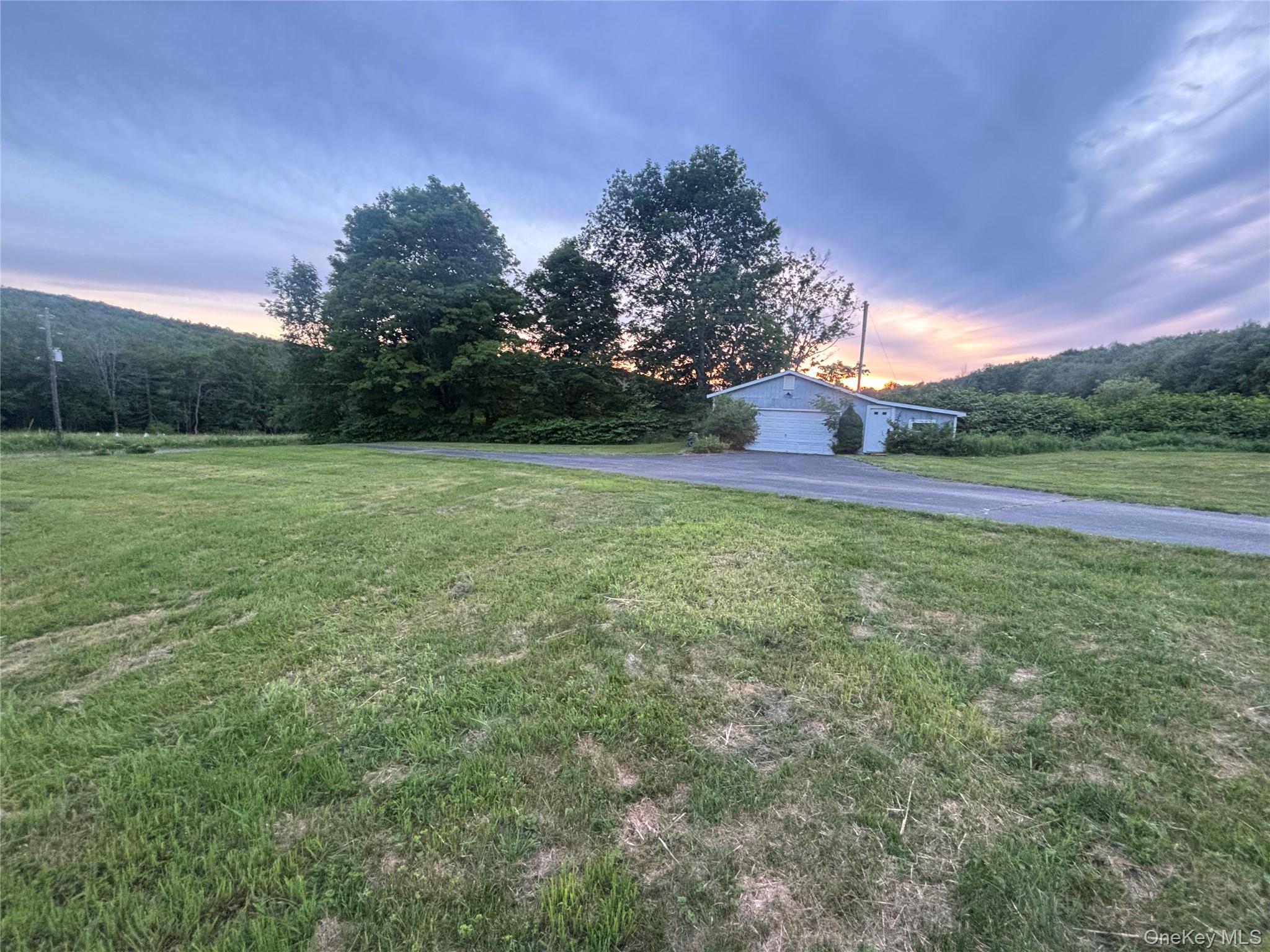 1013 Campbell Road Property Photo 2