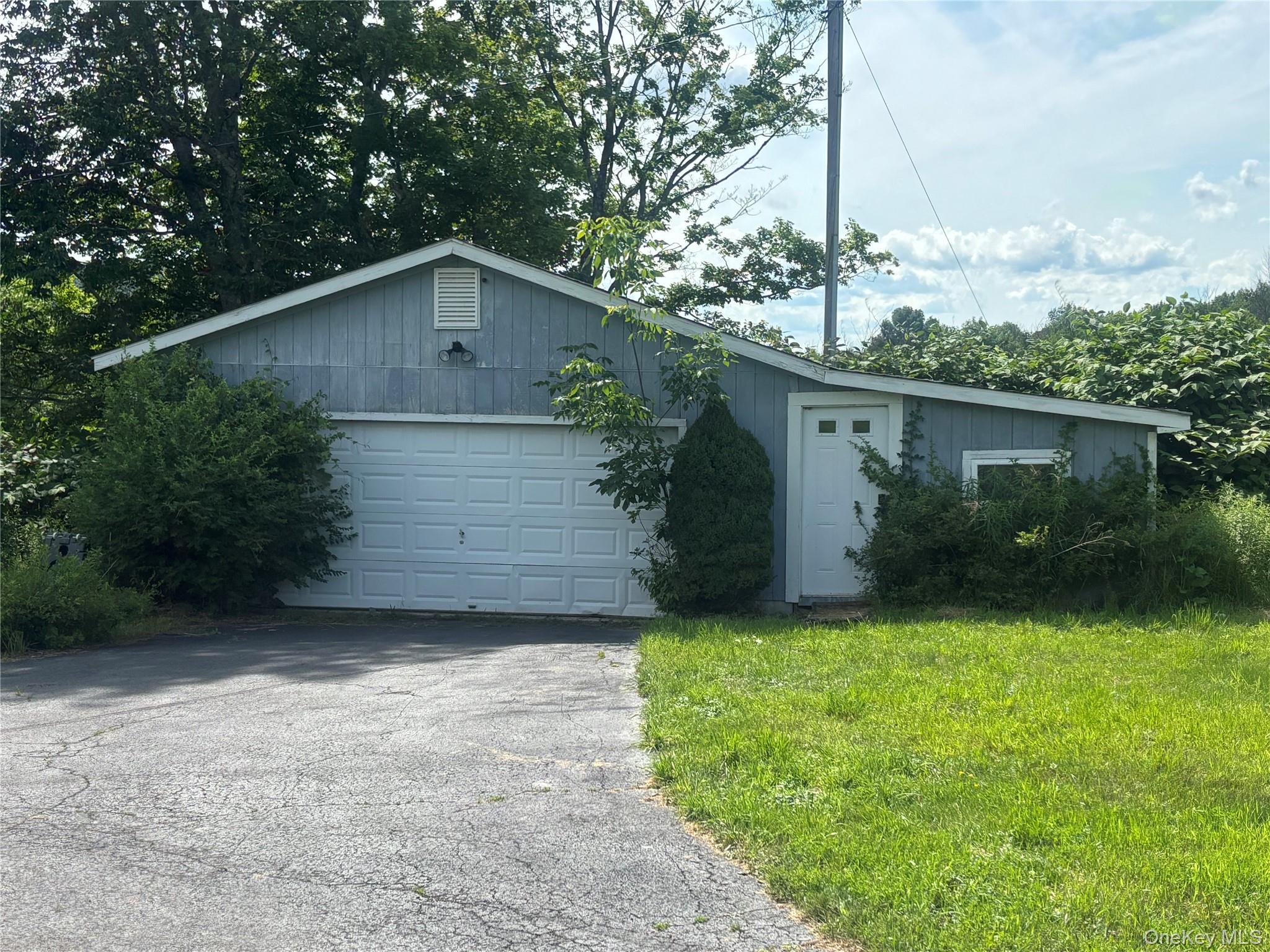 1013 Campbell Road Property Photo 32