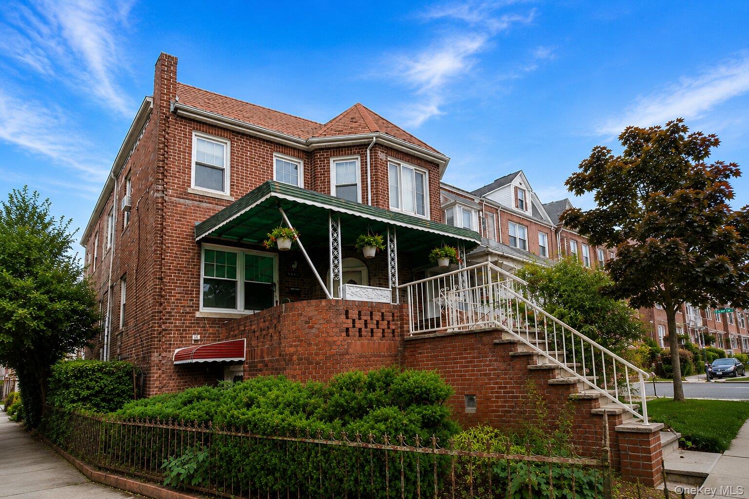 1402 E 37th Street Property Photo 1