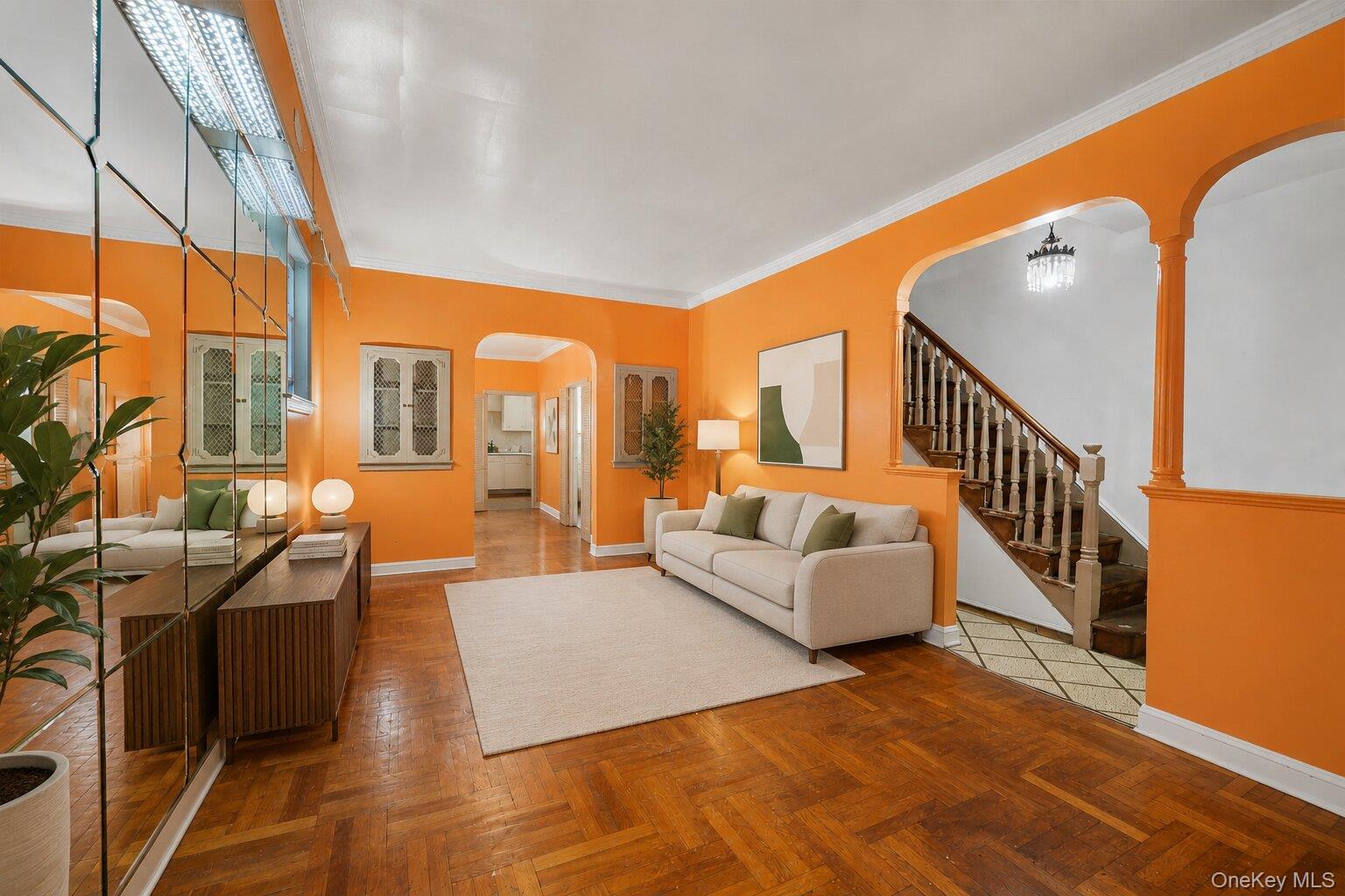 1402 E 37th Street Property Photo 4