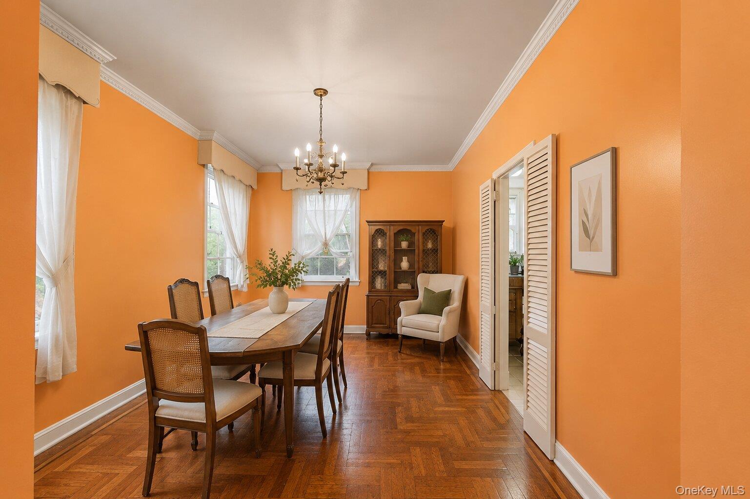 1402 E 37th Street Property Photo 5