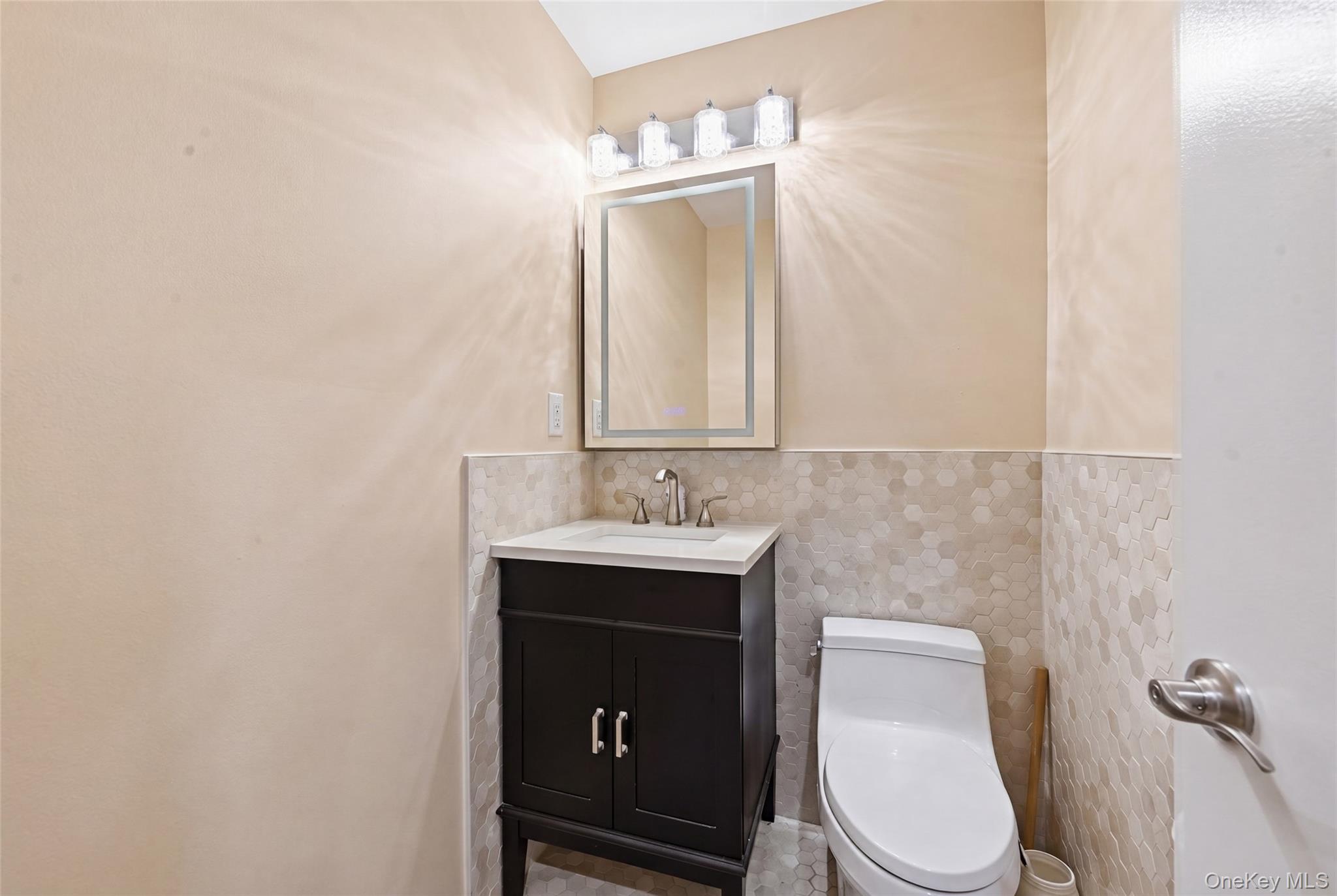 100 Daly 1613 Property Photo 8