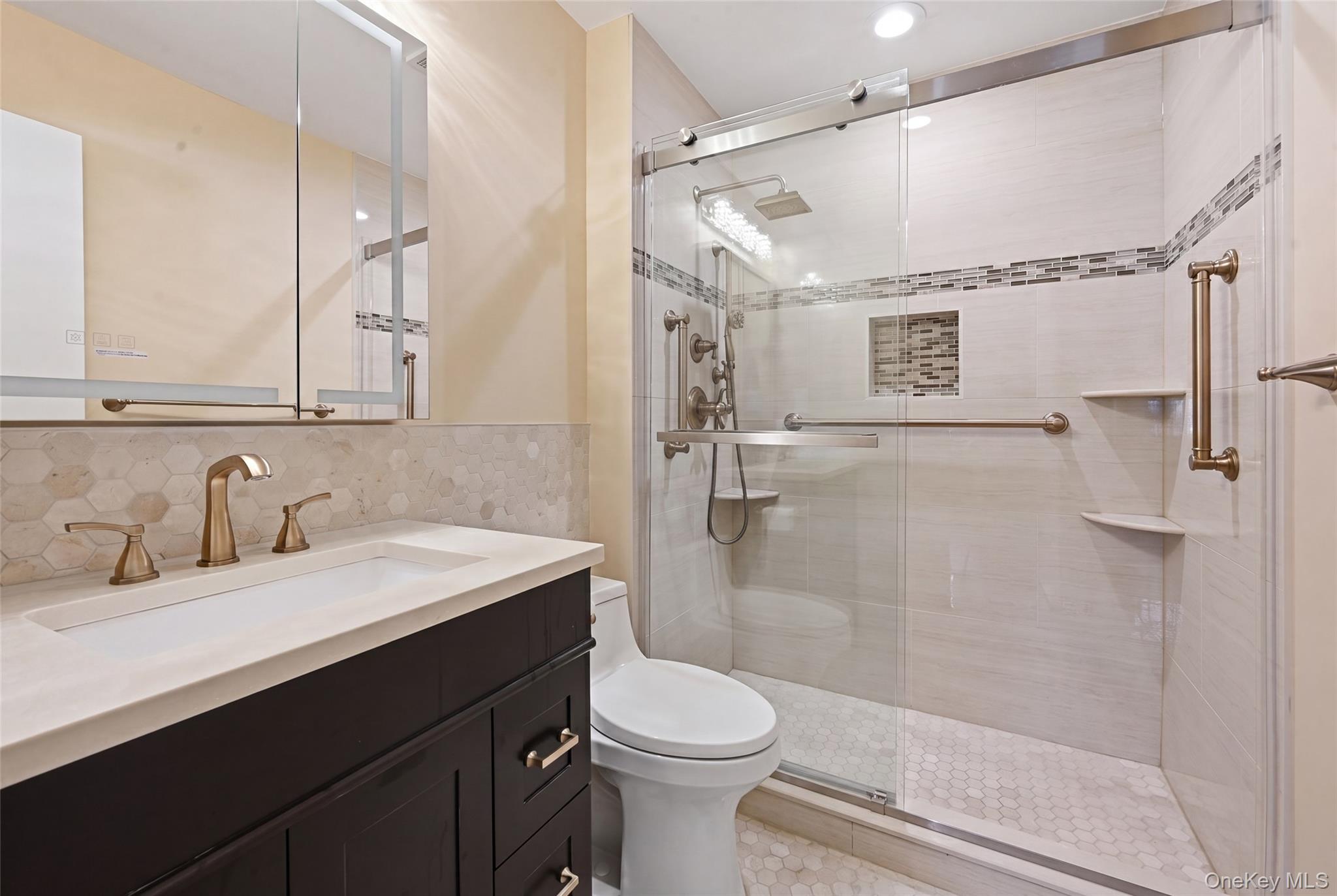 100 Daly 1613 Property Photo 11