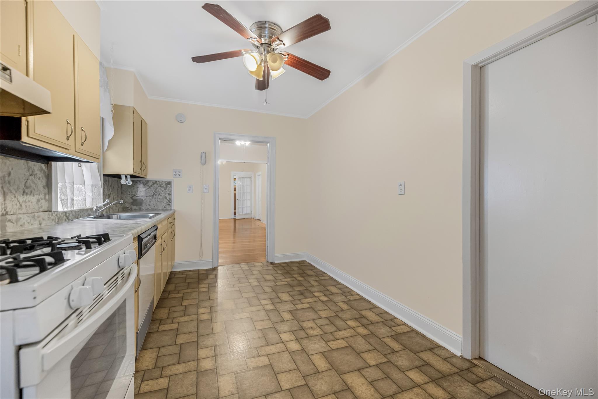 2889 Zulette Avenue Property Photo 15