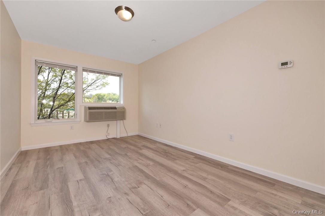 68 Lake Street 305 Property Photo 5