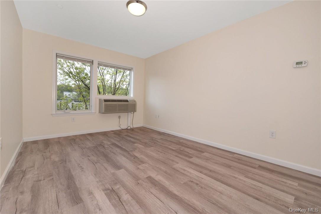68 Lake Street 305 Property Photo 7