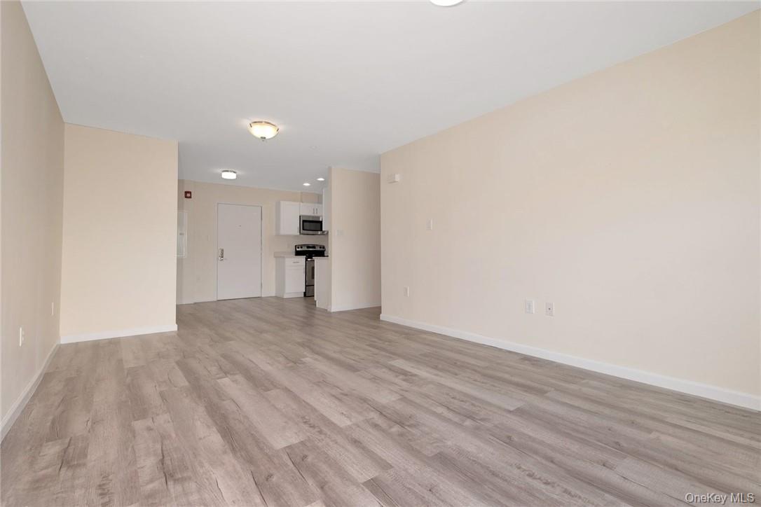 68 Lake Street 305 Property Photo 11