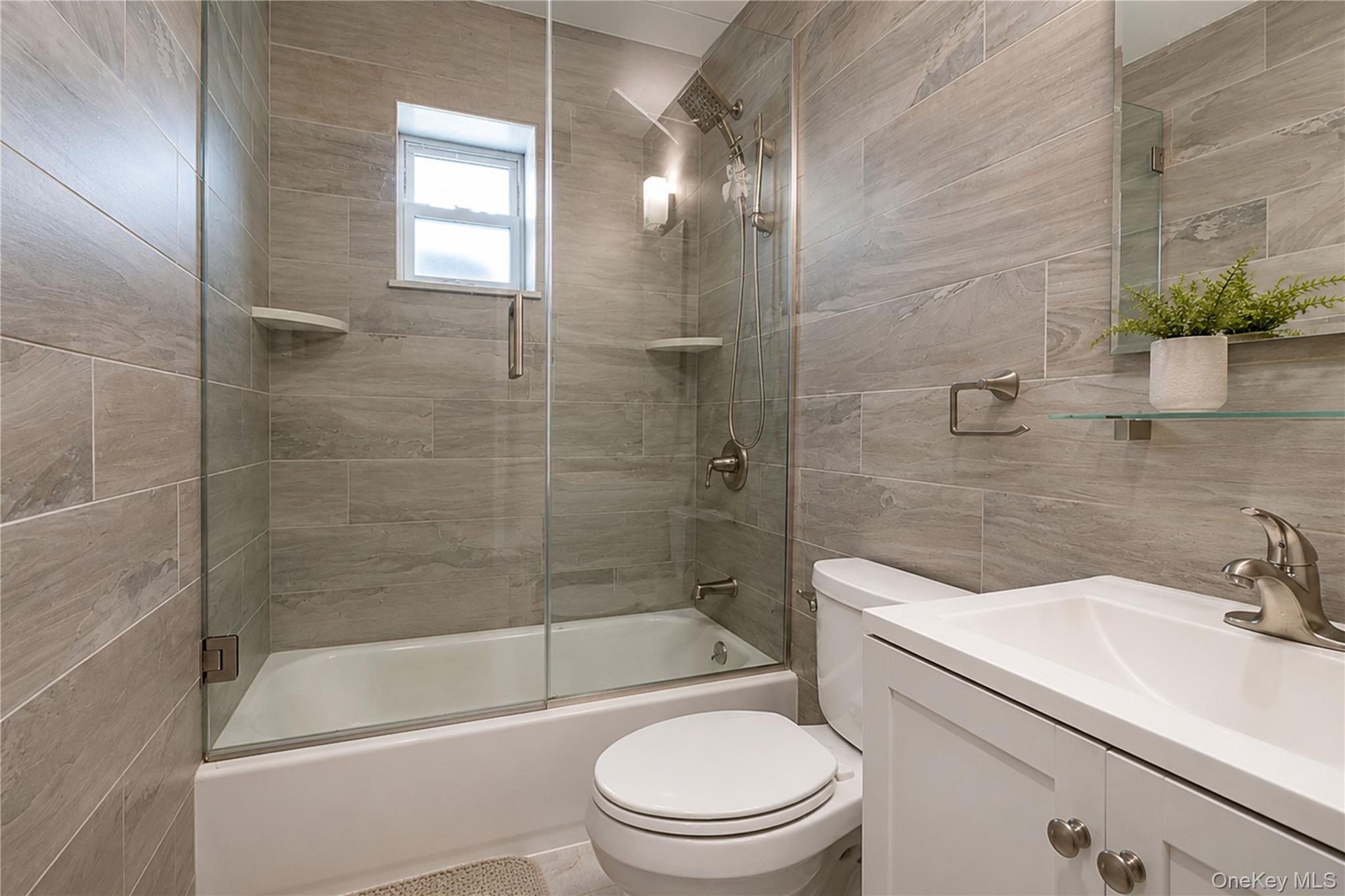 2686 E 12th Street Property Photo 12