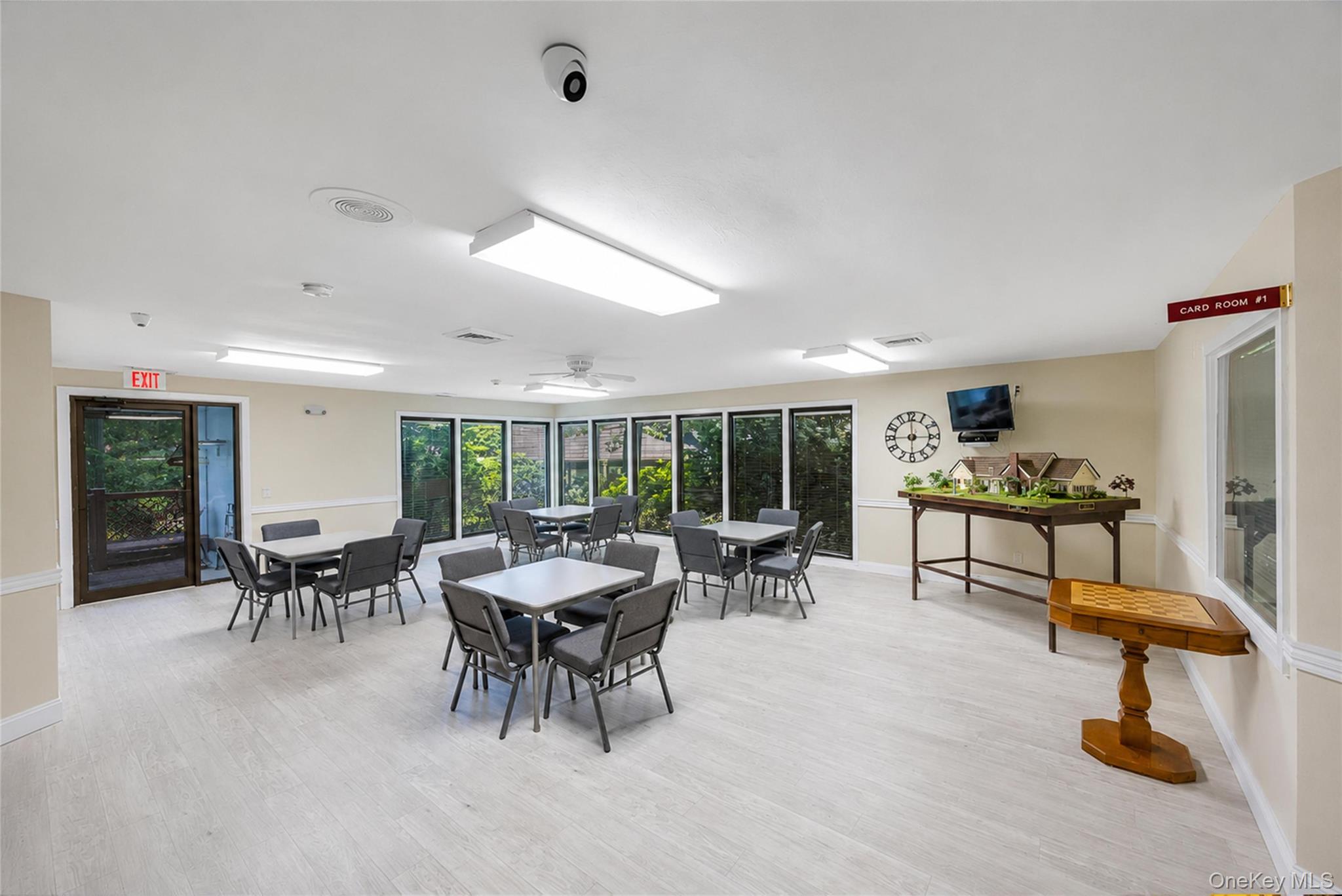 338 Edinburgh Drive Property Photo 22