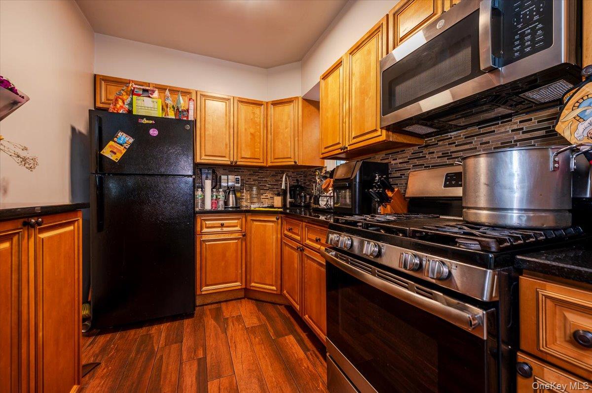 90-27 Elmhurst Avenue Property Photo 27