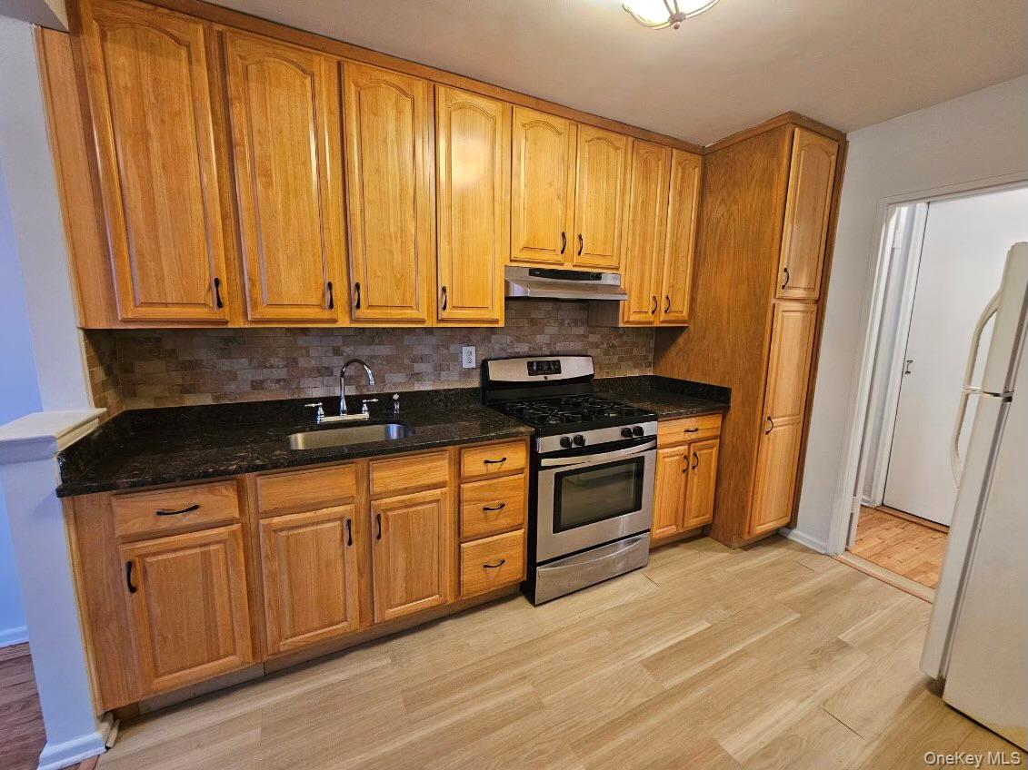 151-05 Cross Island Parkway 3e Property Photo 1