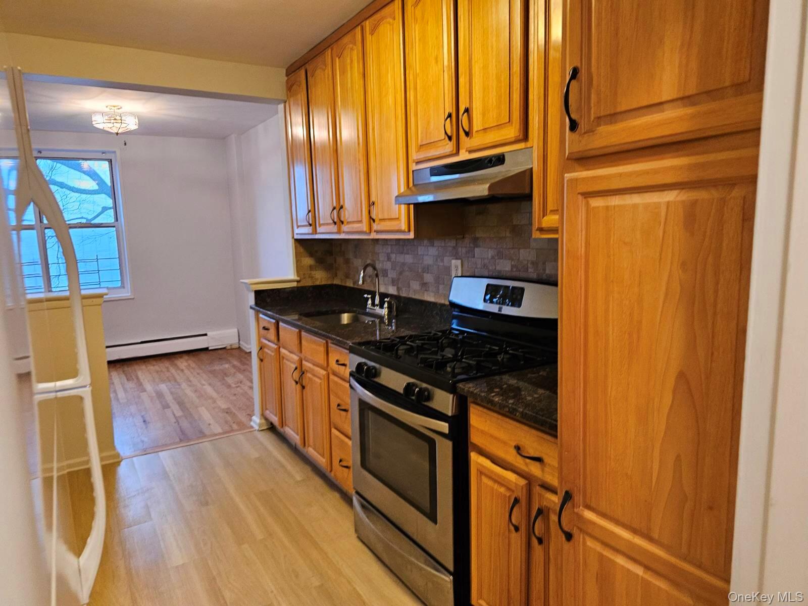 151-05 Cross Island Parkway 3e Property Photo 3