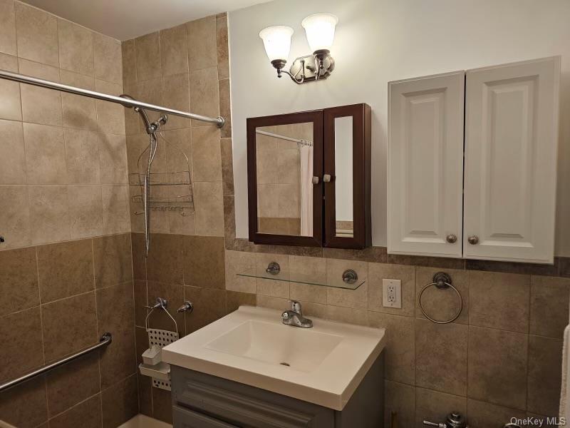 151-05 Cross Island Parkway 3e Property Photo 14