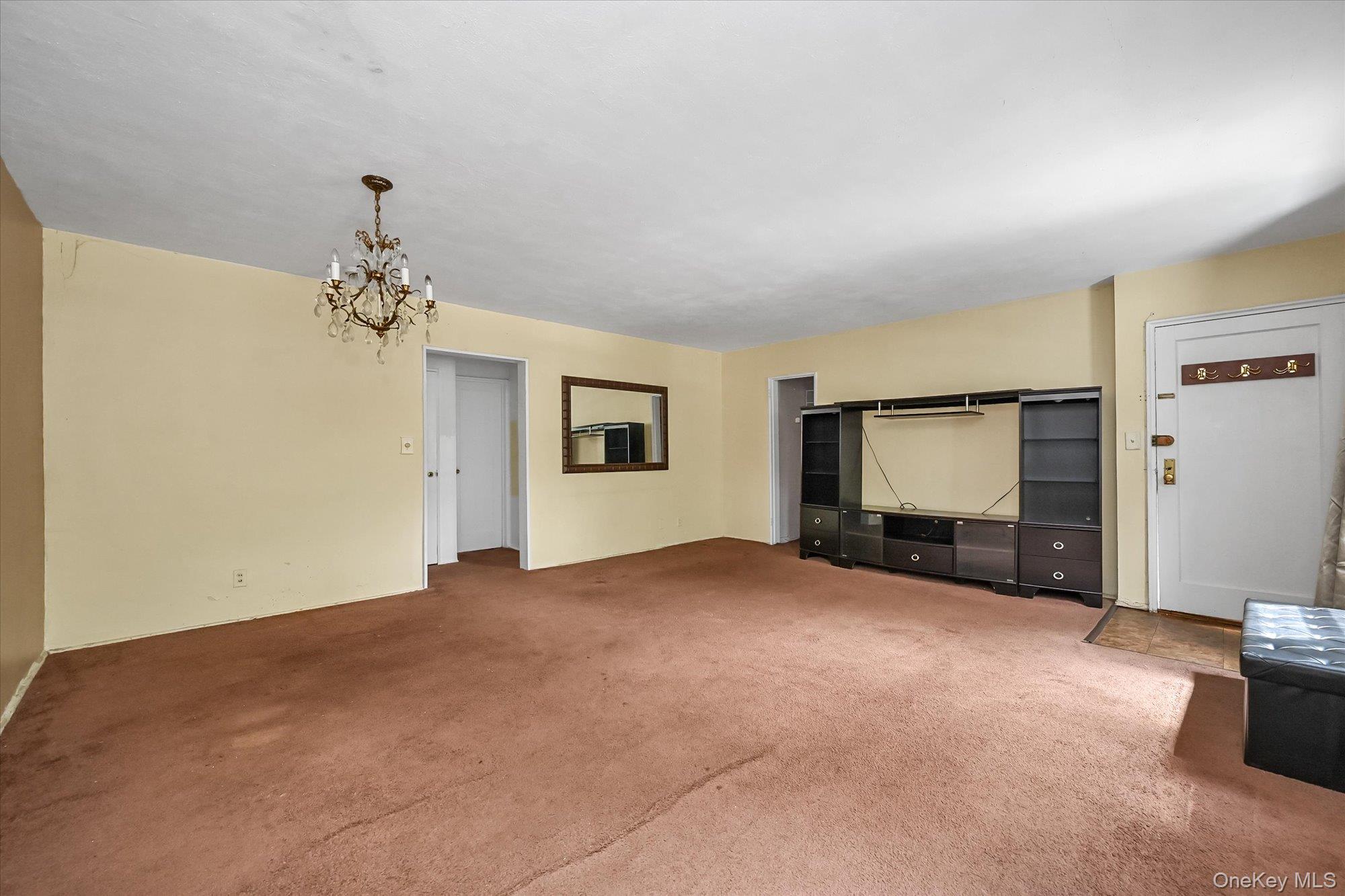 16051 17th Avenue Lower Property Photo 3