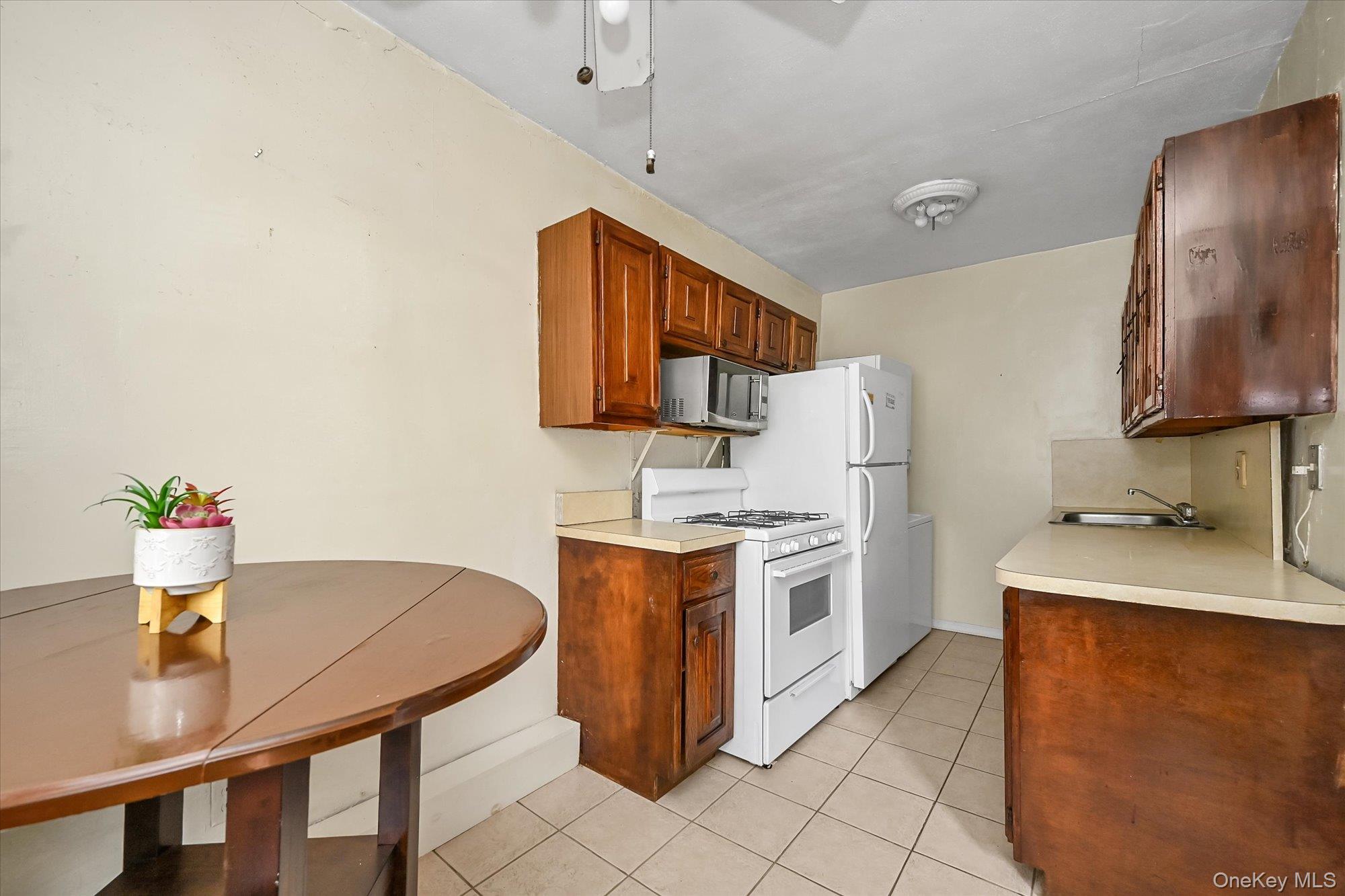 16051 17th Avenue Lower Property Photo 6
