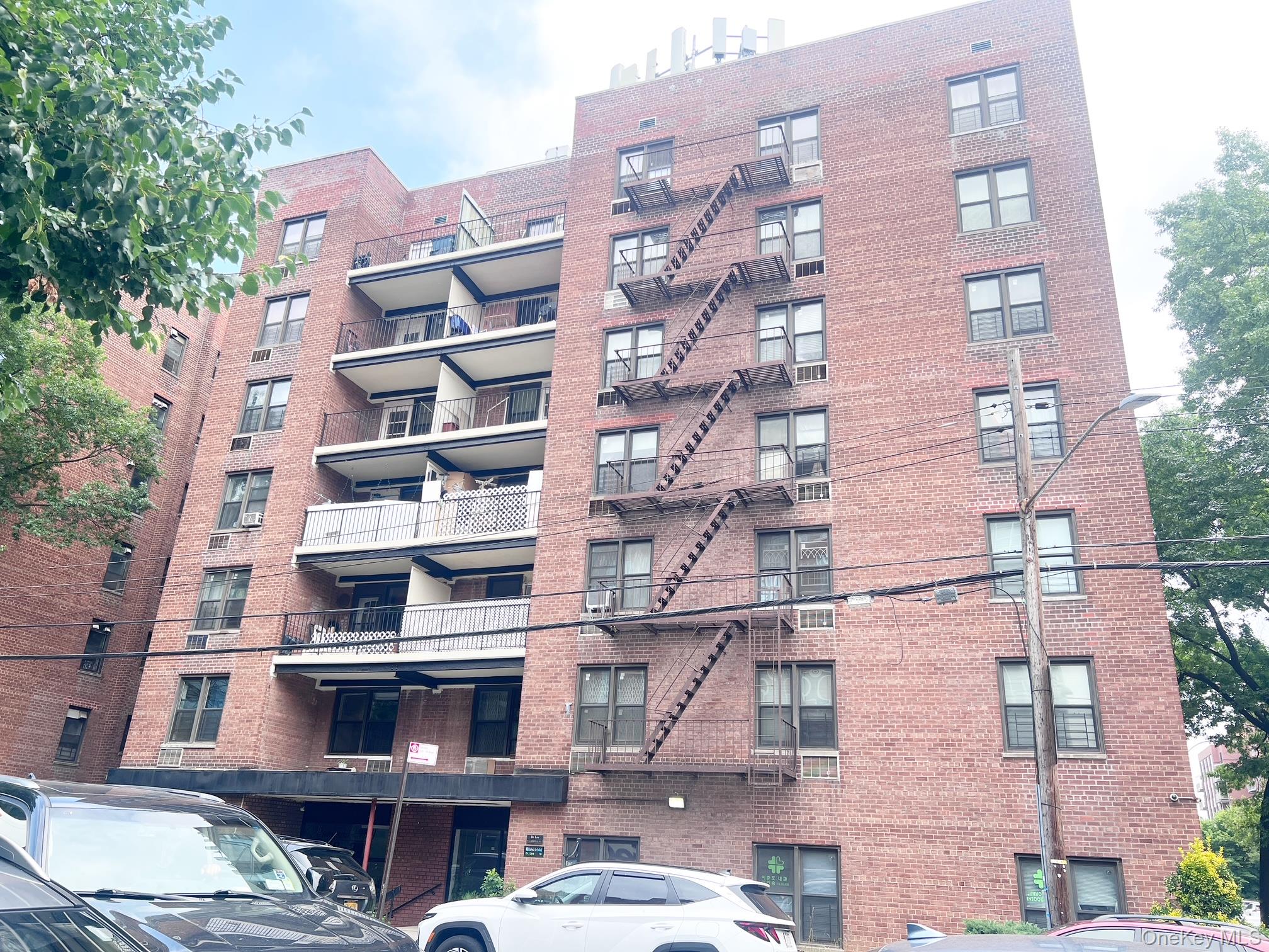 38-25 Parsons Boulevard 5a Property Photo 2