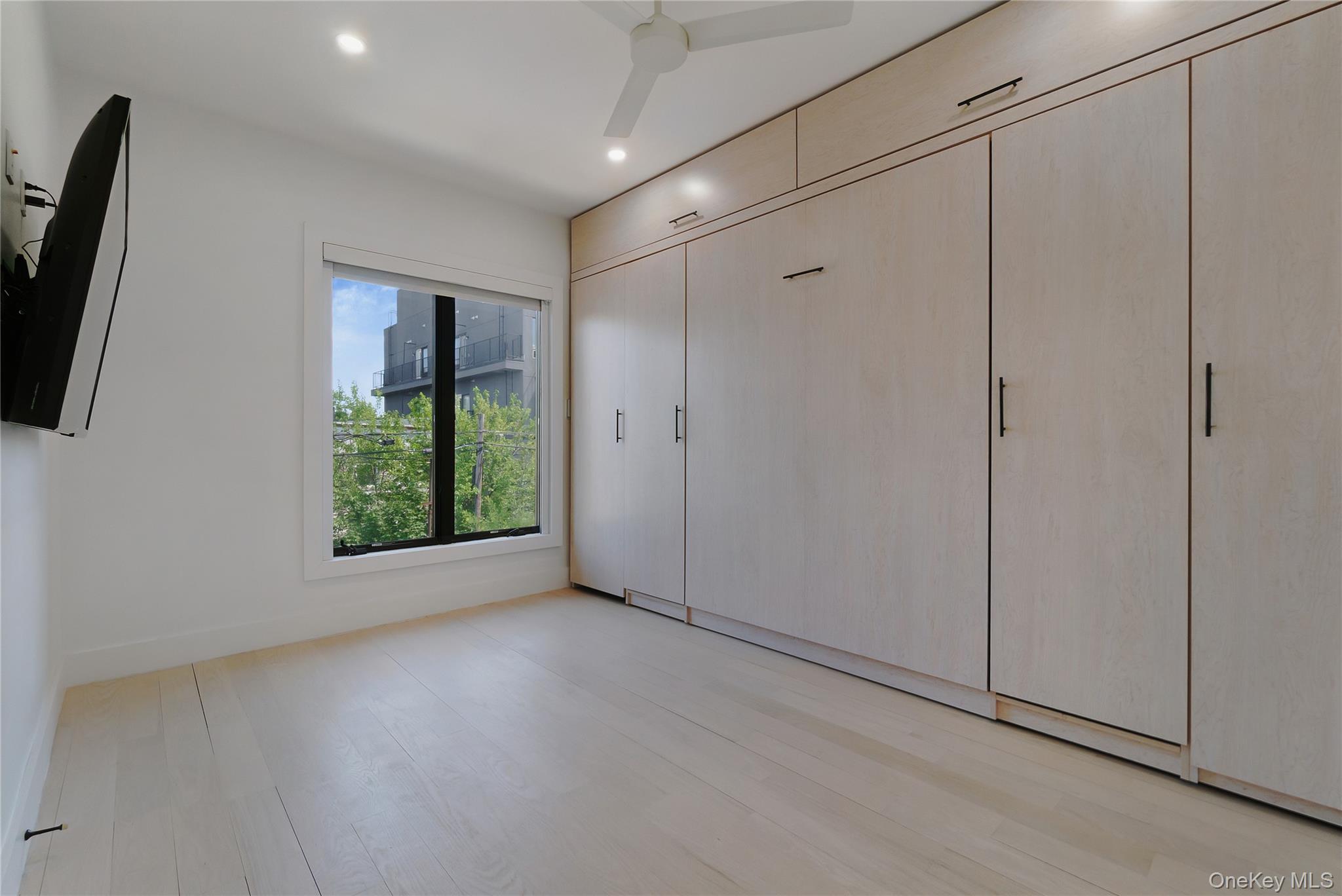 1712 Dekalb Avenue Property Photo 9