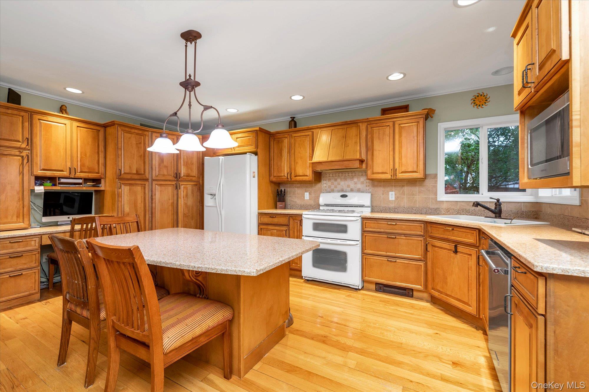 1185 Webber Avenue Property Photo 10