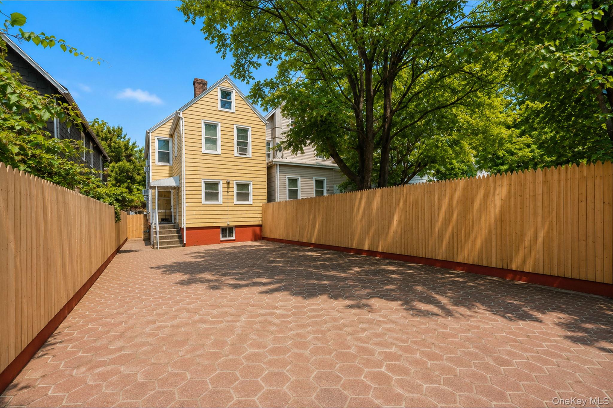 34 Simonson Place Property Photo 4