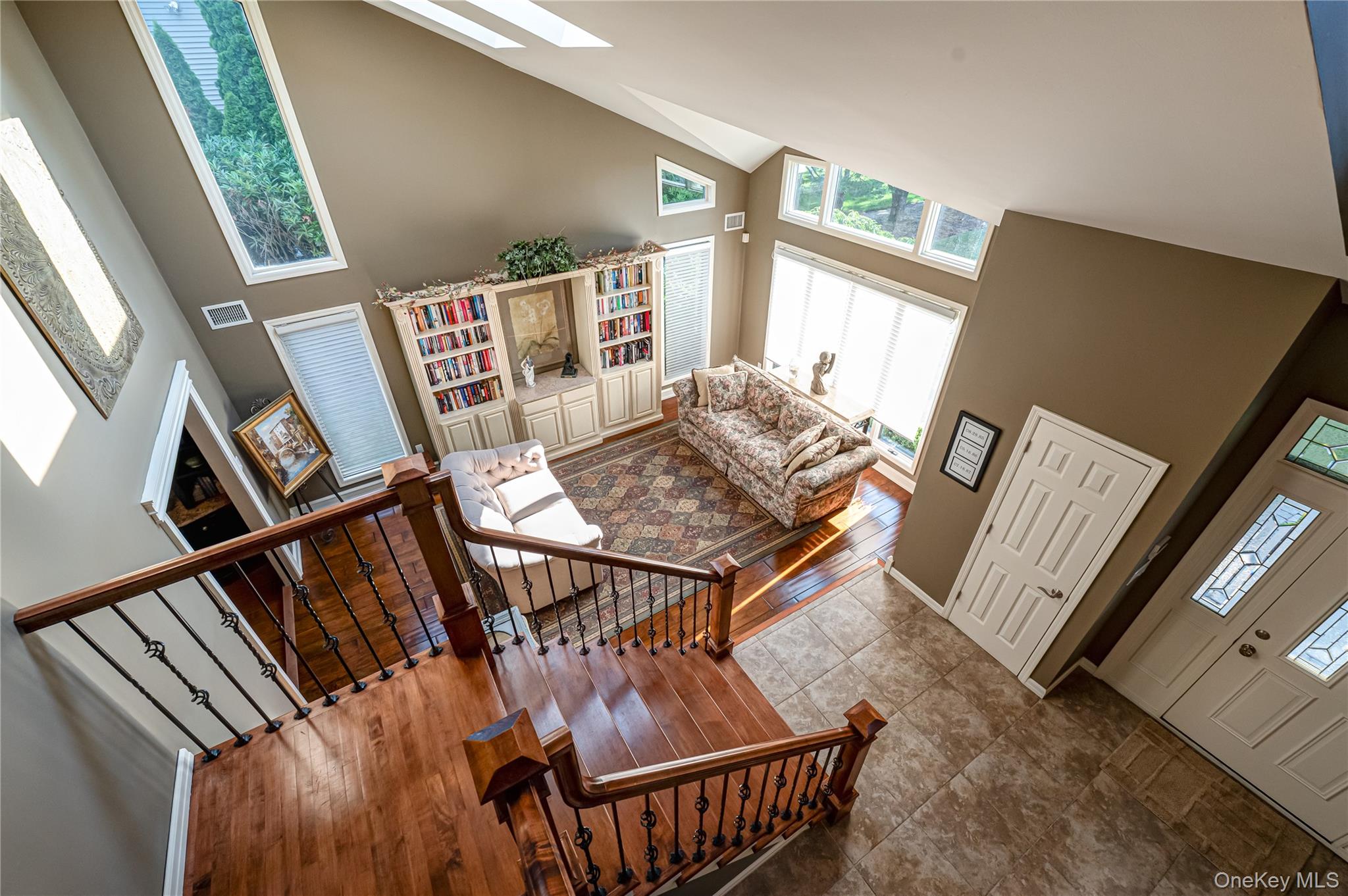 9 Crick Holly Lane Property Photo 6