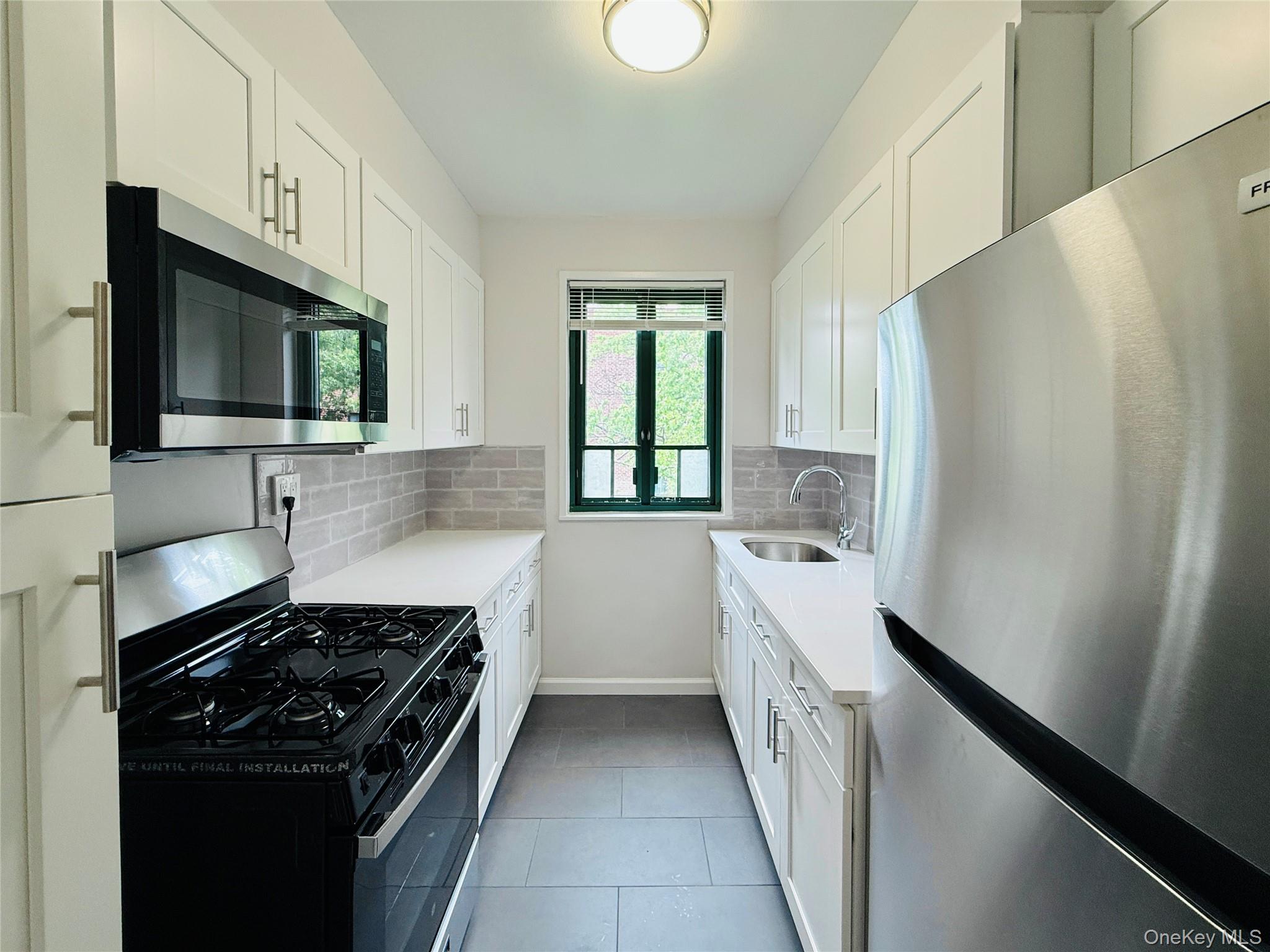 1680 Metropolitan 6D Property Photo 1