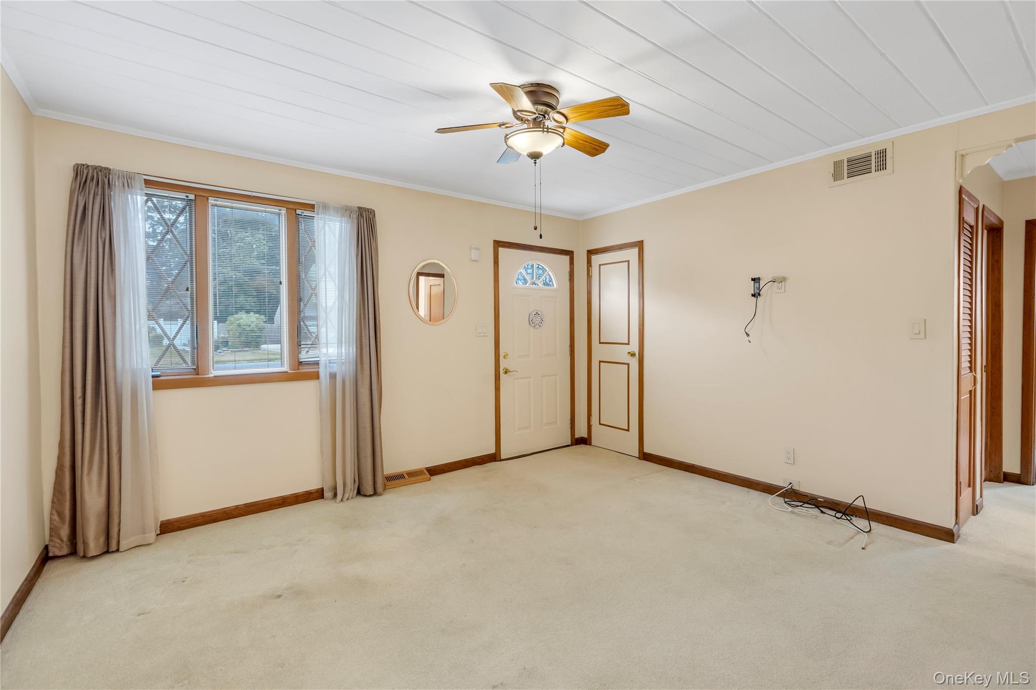 1580 N Gardiner Drive Property Photo 8