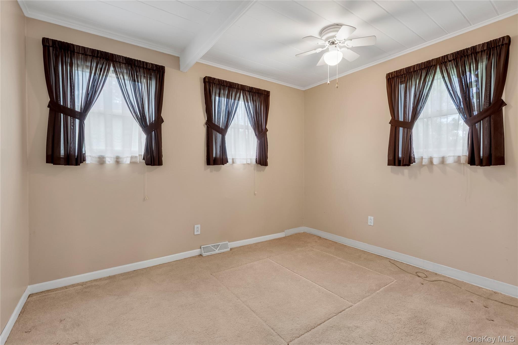 1580 N Gardiner Drive Property Photo 11