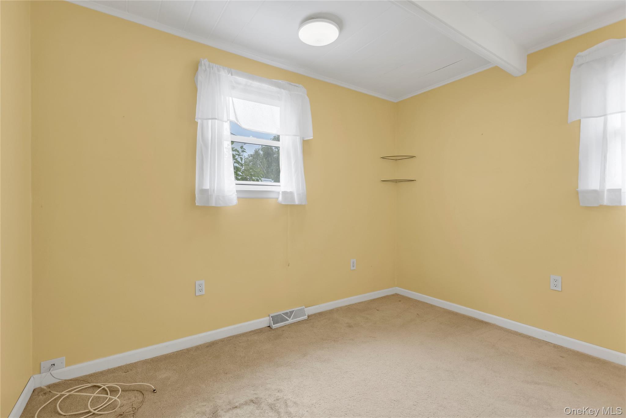 1580 N Gardiner Drive Property Photo 14