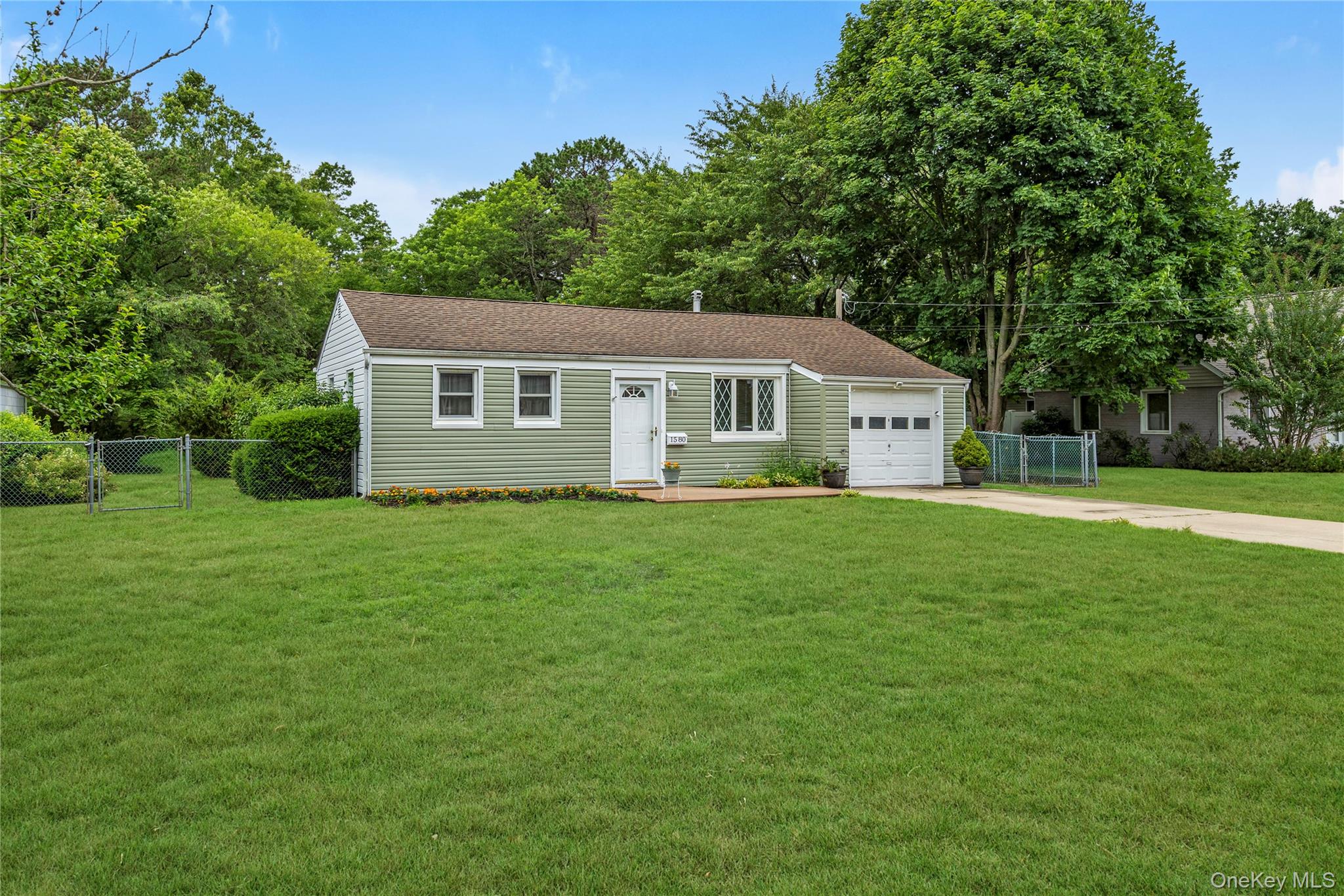 1580 N Gardiner Drive Property Photo 20
