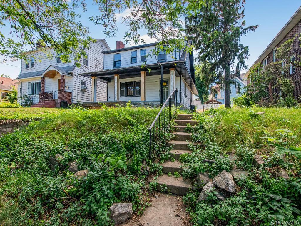 484 E 5th Street Property Photo 3