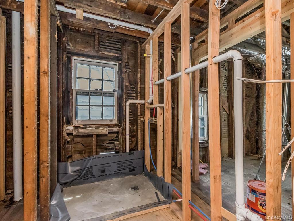 484 E 5th Street Property Photo 7