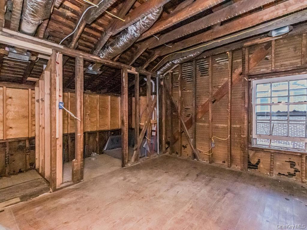 484 E 5th Street Property Photo 10