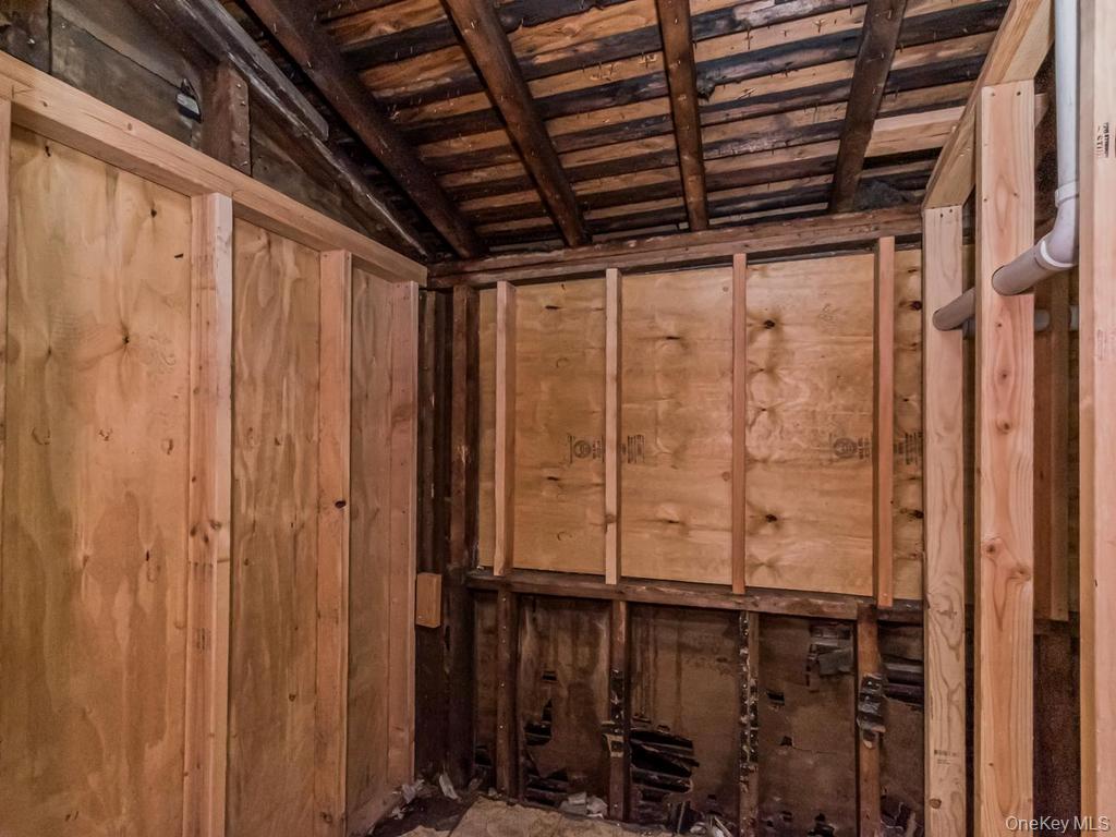 484 E 5th Street Property Photo 11