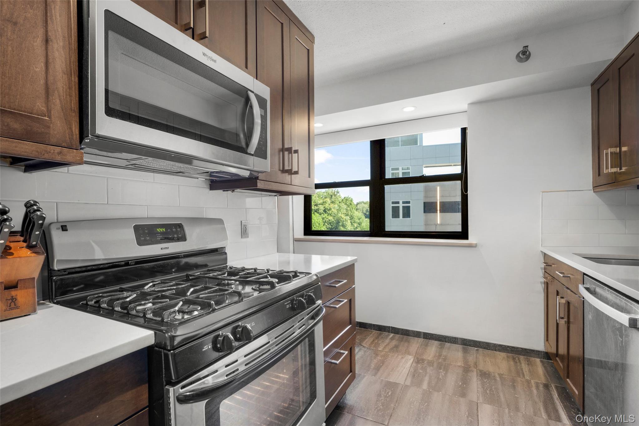 23 Water Grant Street 4n Property Photo 6