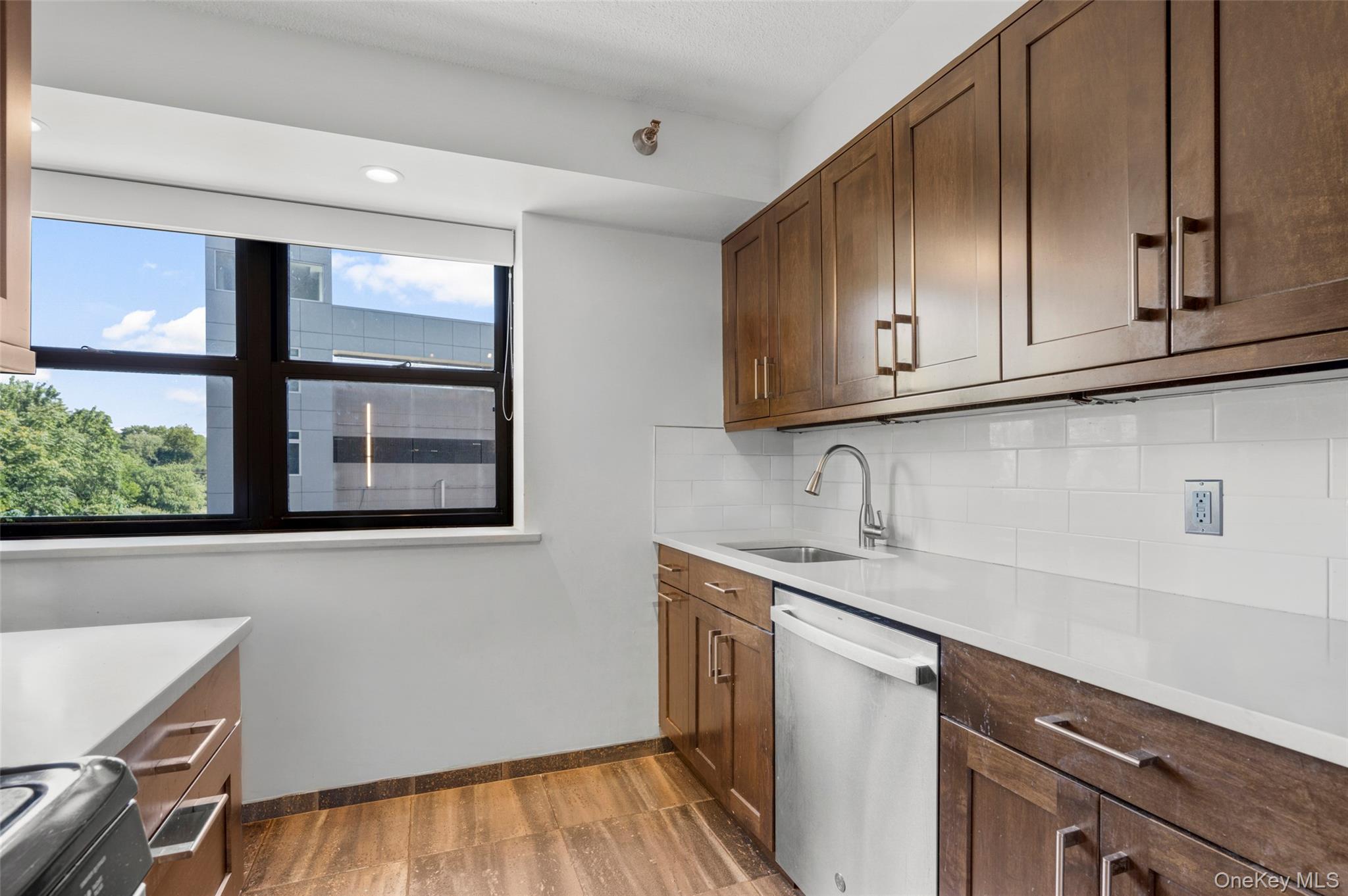 23 Water Grant Street 4n Property Photo 7