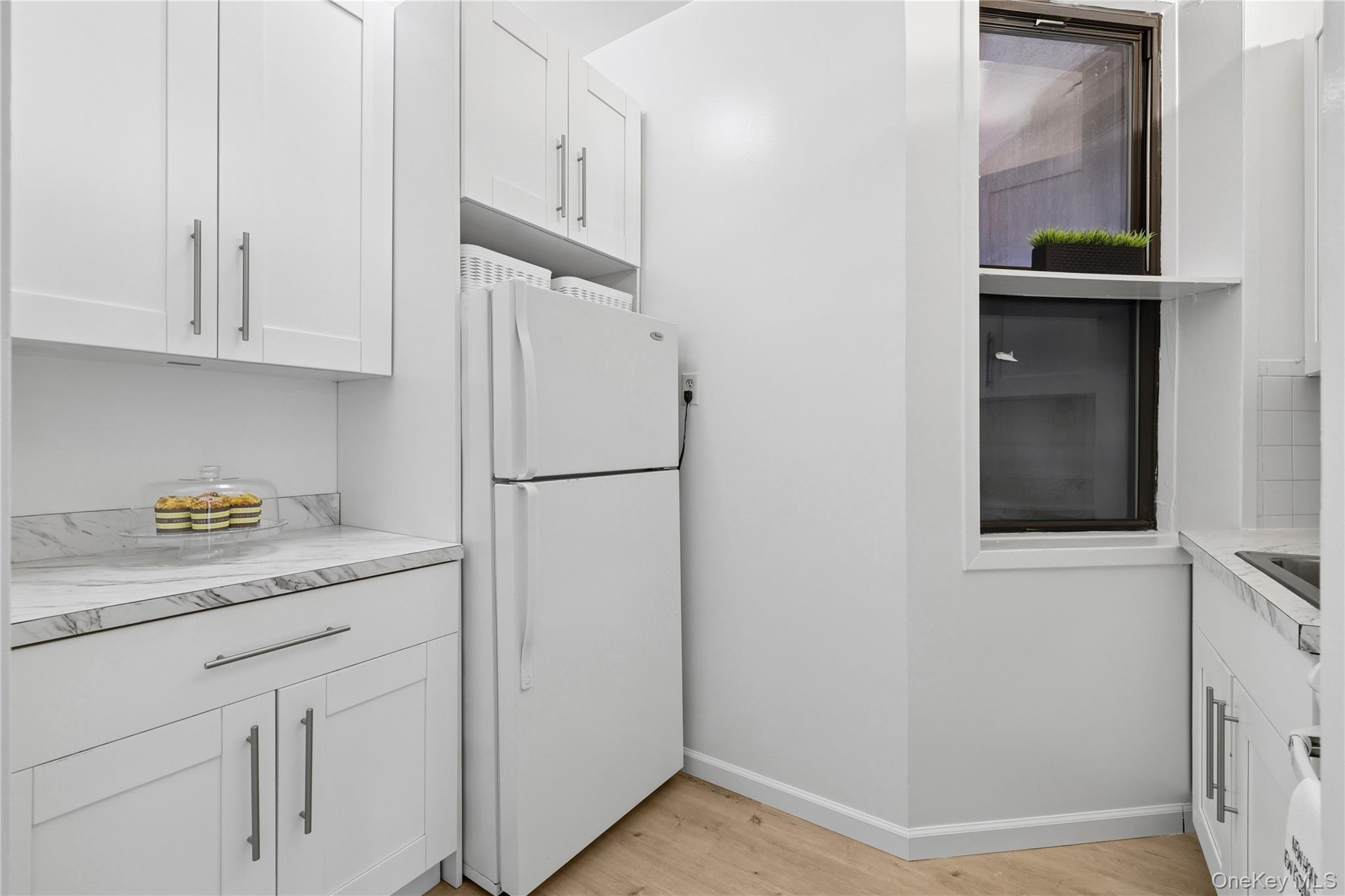 169 Allen Street 4a Property Photo 4