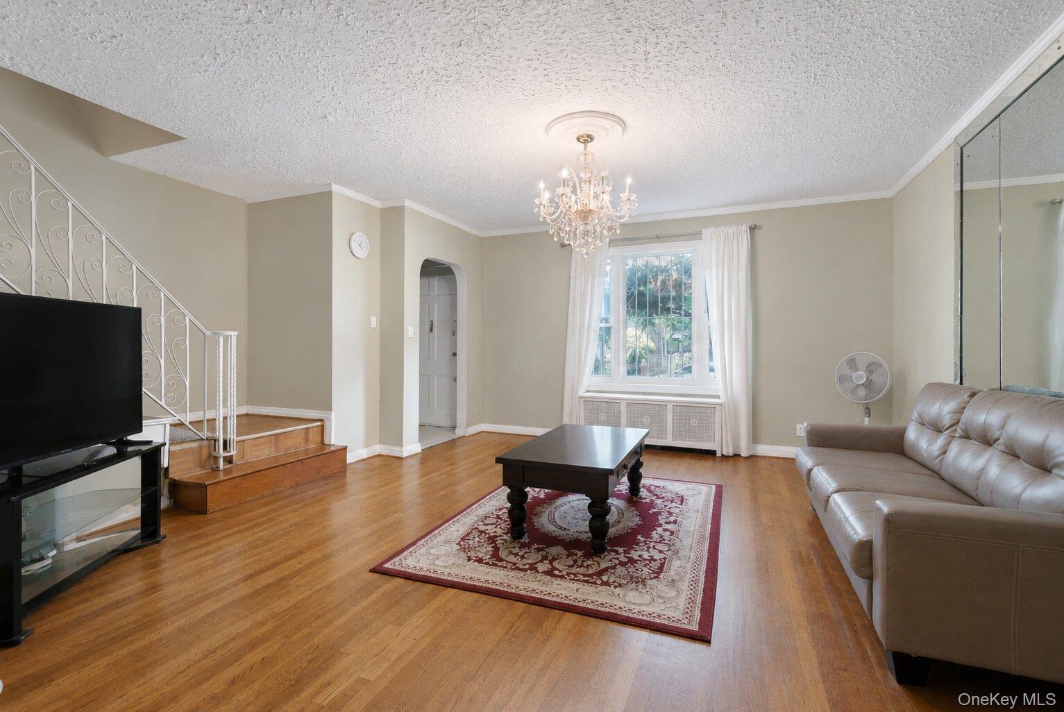 1074 Hart Street Property Photo 1