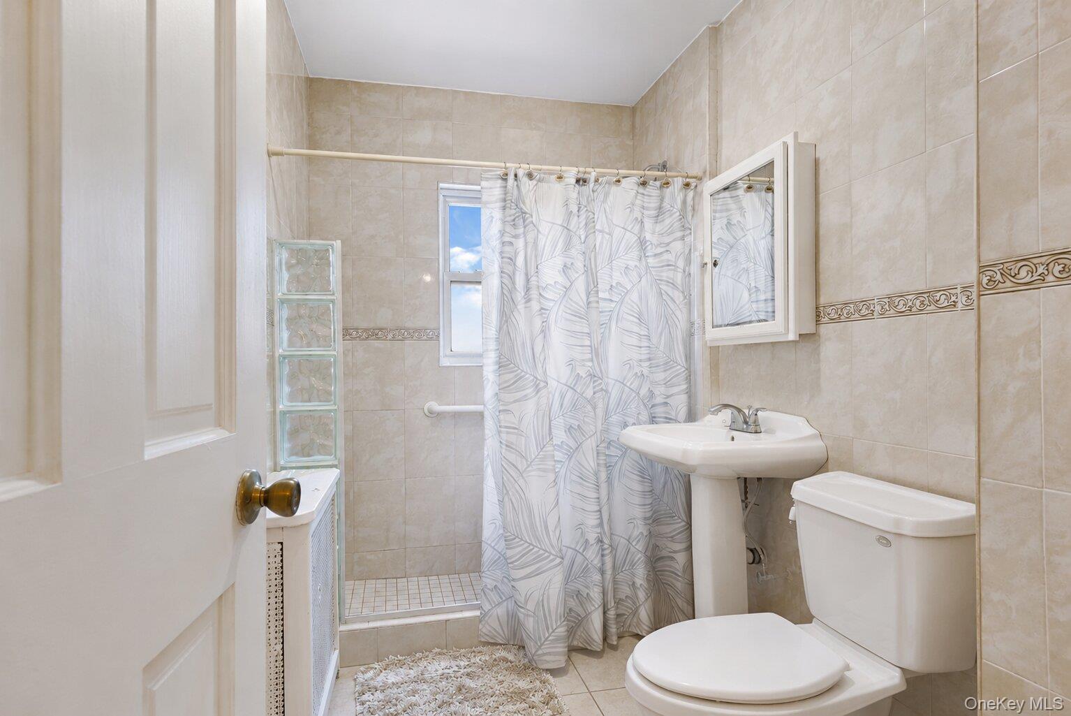 1074 Hart Street Property Photo 8