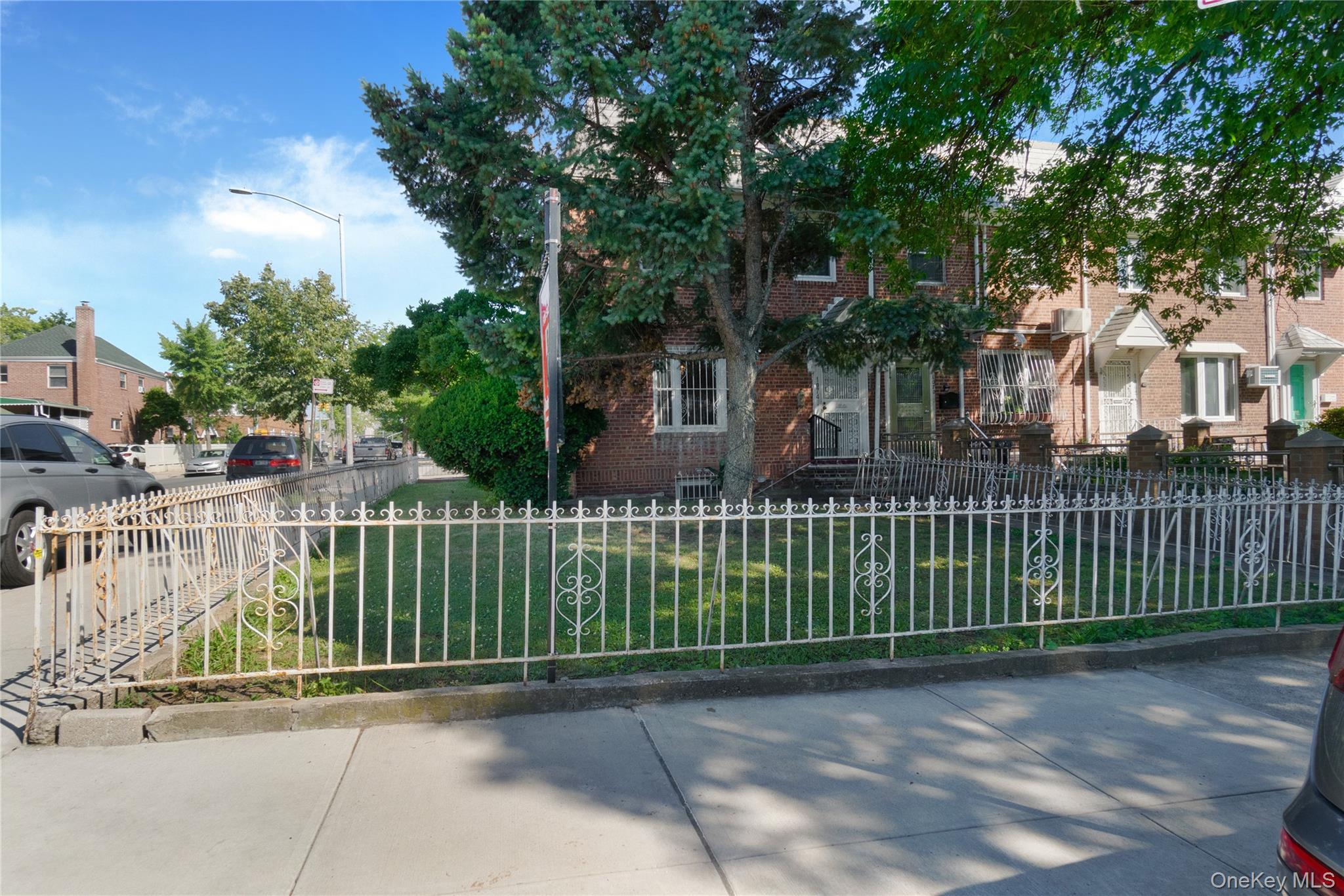 1074 Hart Street Property Photo 10