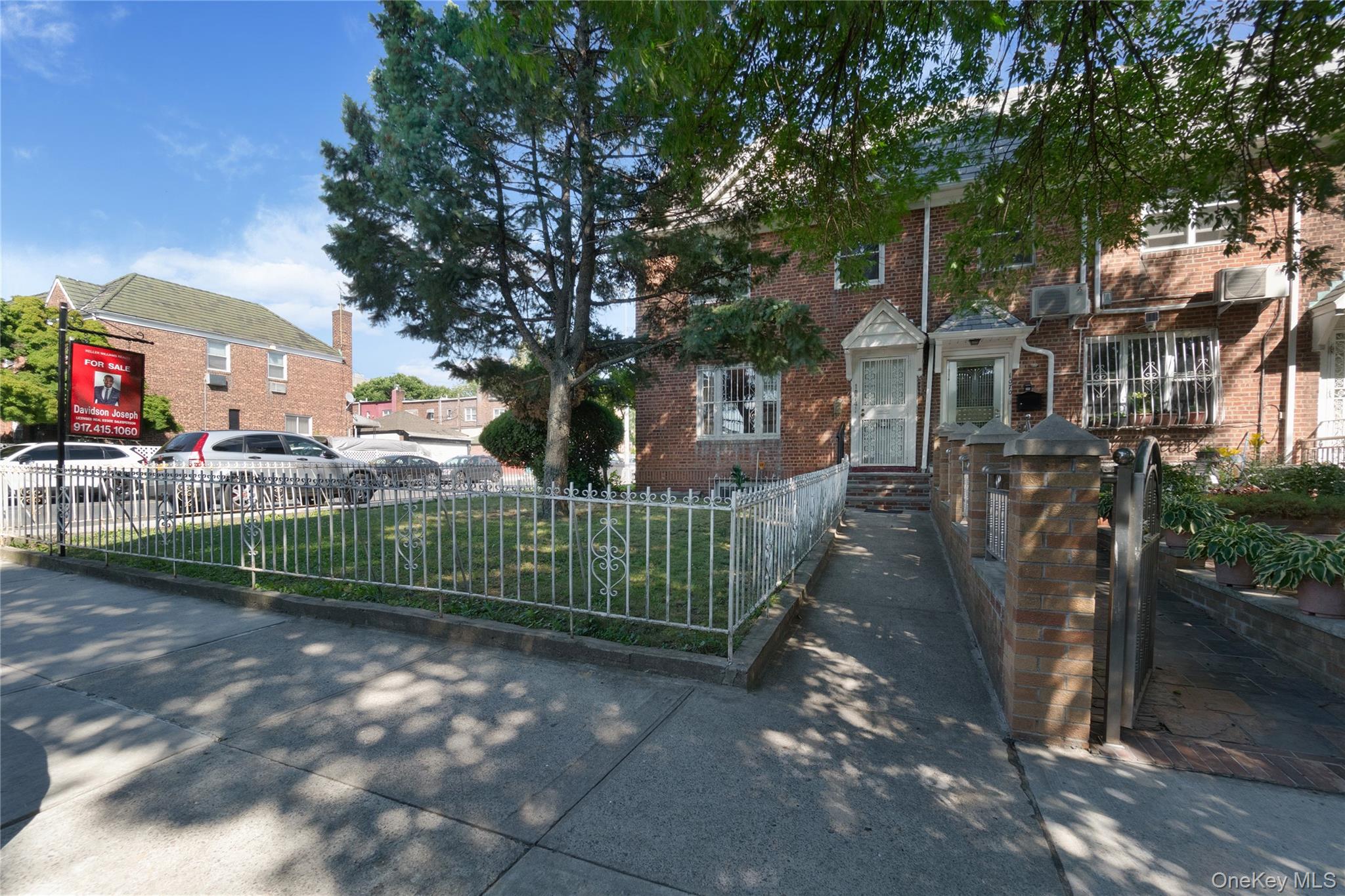 1074 Hart Street Property Photo 12